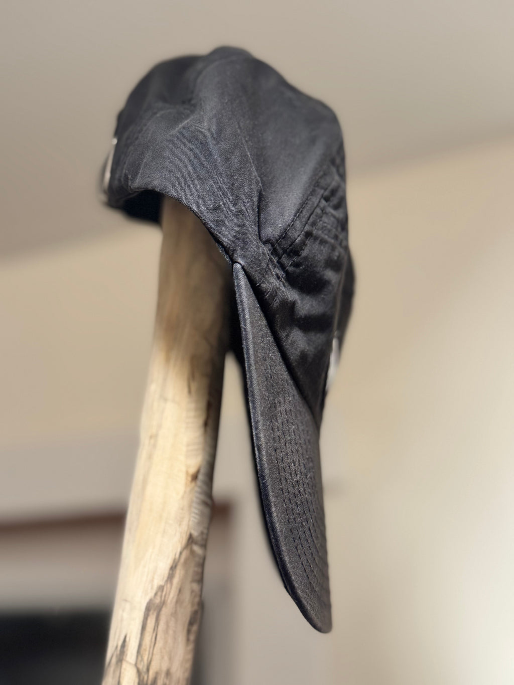 VOLCOM 5 PANEL CAP - Consigned with VARDO Vintage & Valuables vvvardo.ca