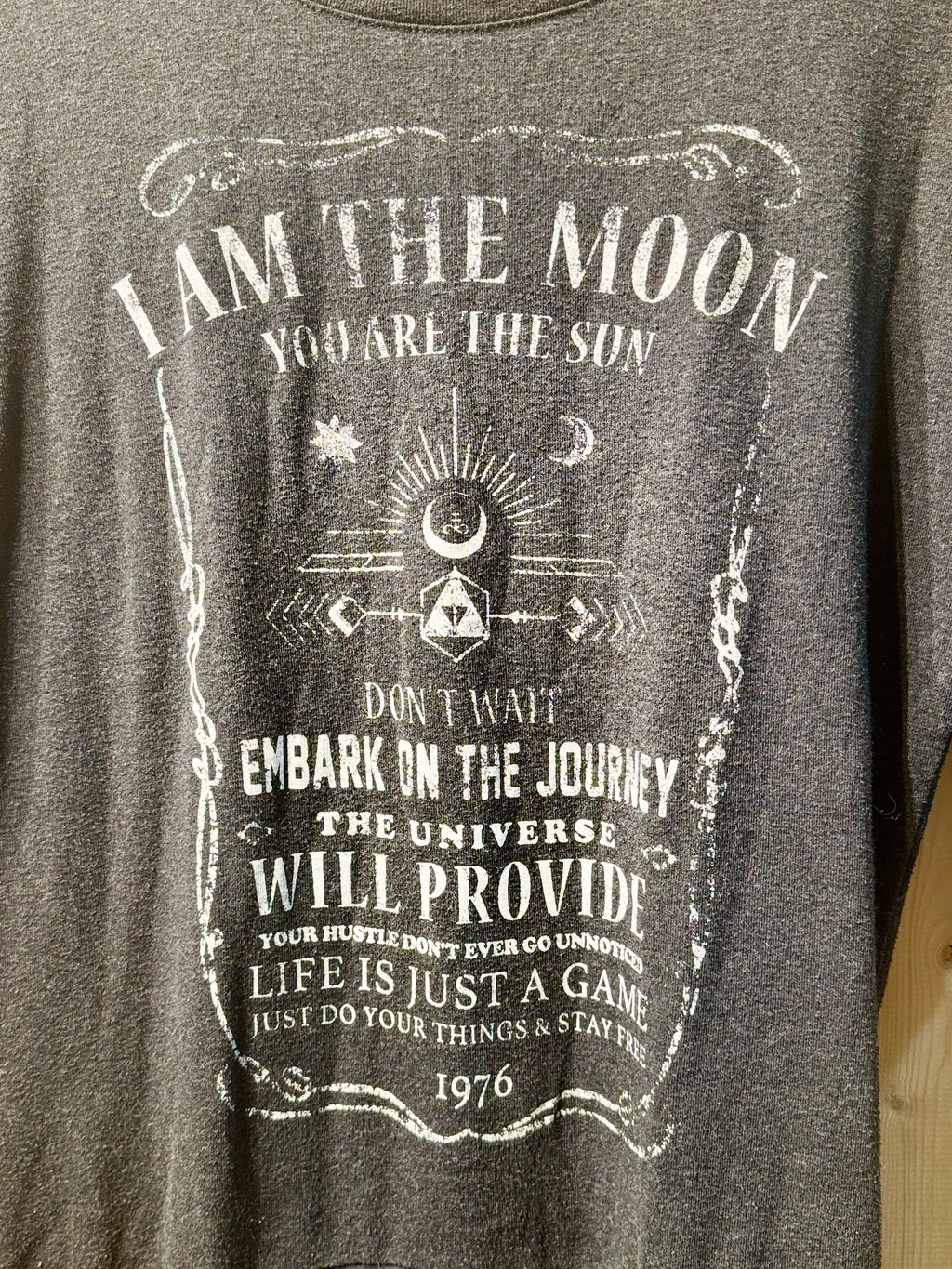 GARAGE PRINT 3/4 SLEEVE T-SHIRT - Consigned with VARDO Vintage & Valuables vvvardo.ca