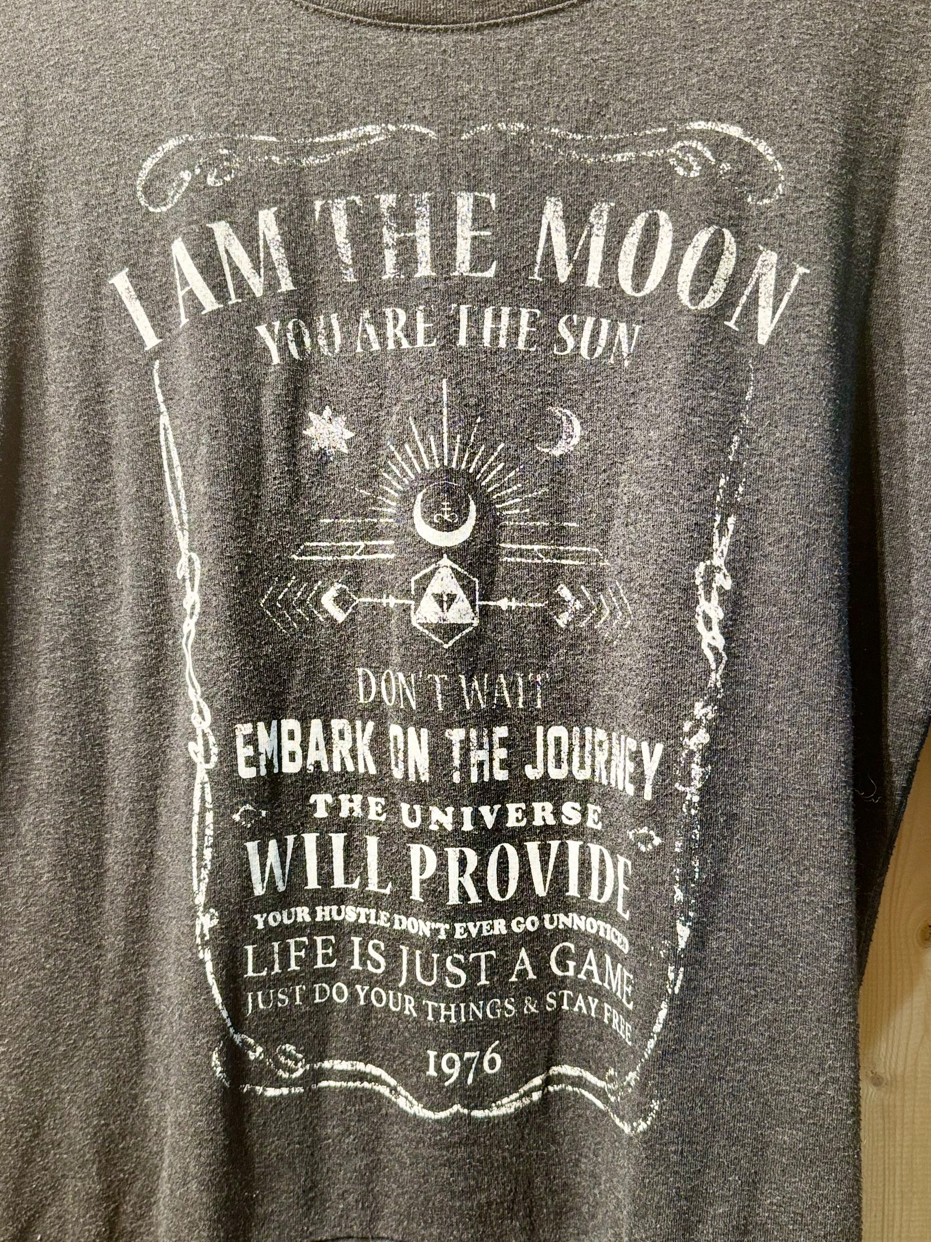 GARAGE PRINT 3/4 SLEEVE T-SHIRT - Consigned with VARDO Vintage & Valuables vvvardo.ca