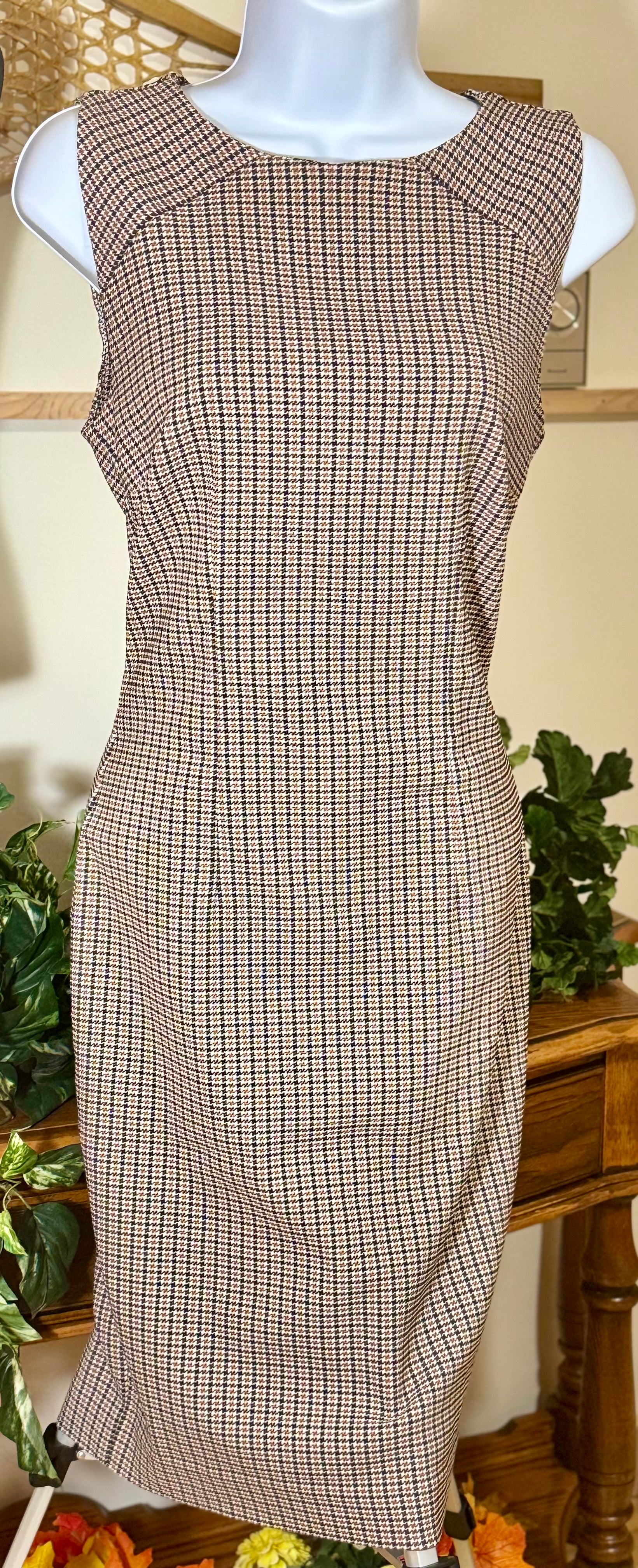 RW&CO. SHEATH DRESS- Consigned with VARDO Vintage & Valuables vvvardo.ca