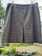 SMART LOOKING STRAIGHT SKIRT - Consigned with VARDO Vintage & Valuables vvvardo.ca