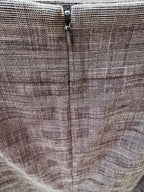 SMART LOOKING STRAIGHT SKIRT - Consigned with VARDO Vintage & Valuables vvvardo.ca