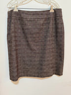 SMART LOOKING STRAIGHT SKIRT - Consigned with VARDO Vintage & Valuables vvvardo.ca