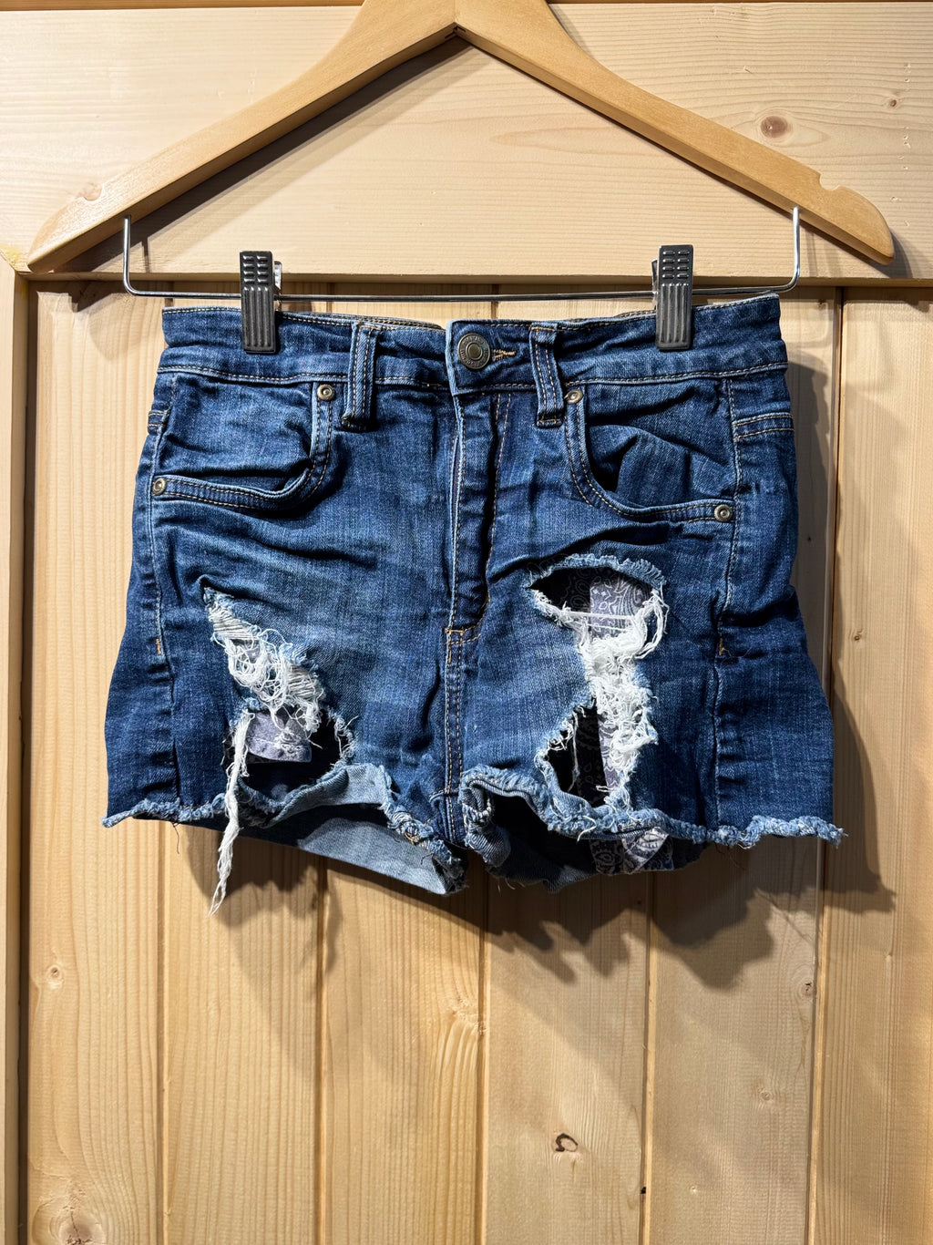 BLUENOTES JEAN SHORTS- Consigned with VARDO Vintage & Valuables vvvardo.ca