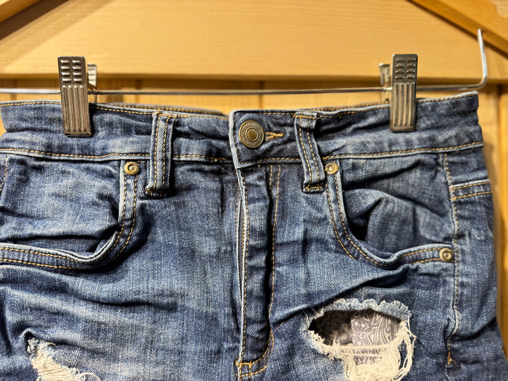 BLUENOTES JEAN SHORTS- Consigned with VARDO Vintage & Valuables vvvardo.ca