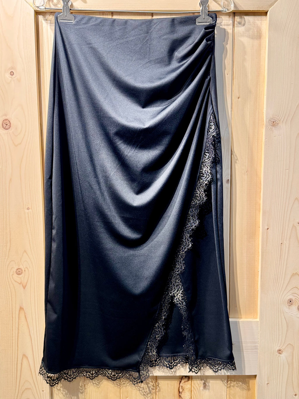 POPILUSH Shapewear Sculpting Midi Skirt  - Consigned with VARDO Vintage & Valuables vvvardo.ca