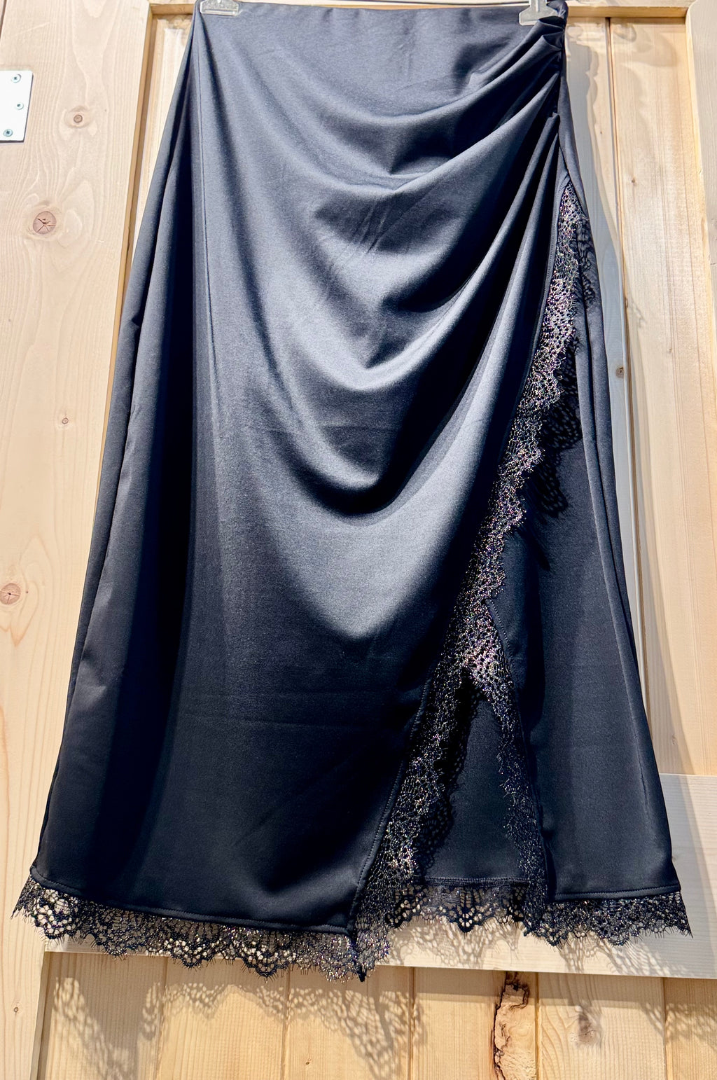 POPILUSH Shapewear Sculpting Midi Skirt  - Consigned with VARDO Vintage & Valuables vvvardo.ca