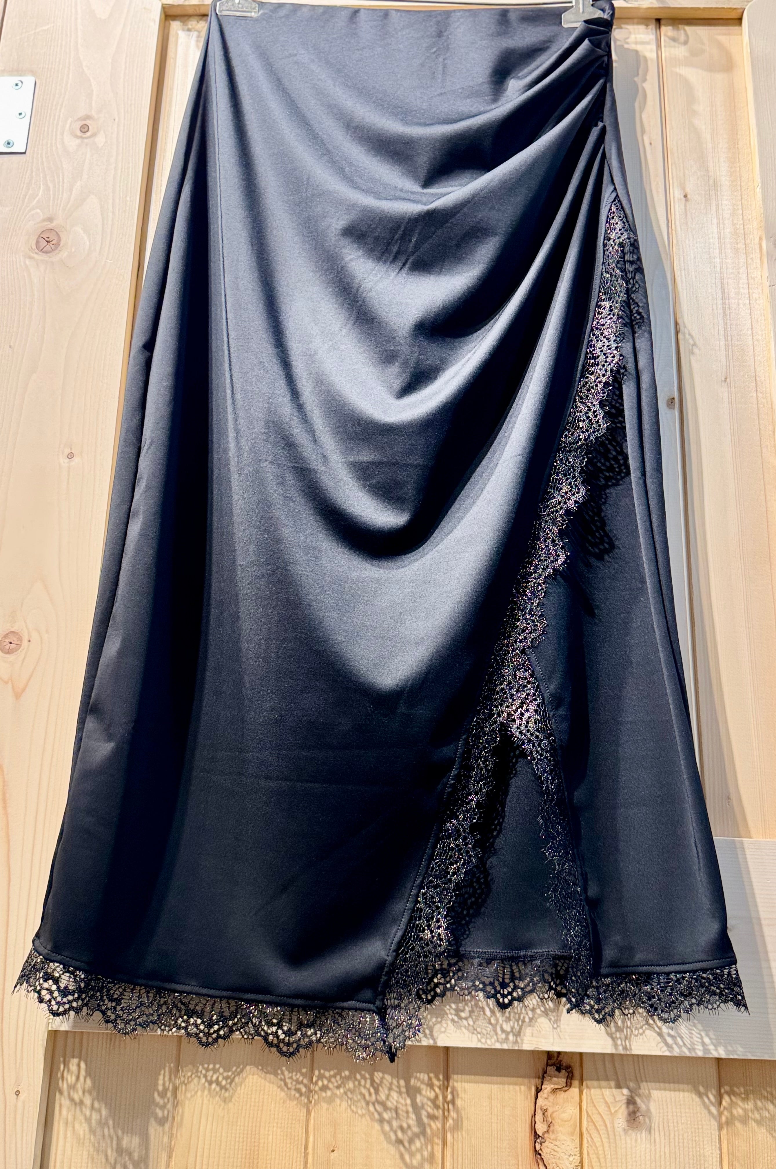 POPILUSH Shapewear Sculpting Midi Skirt  - Consigned with VARDO Vintage & Valuables vvvardo.ca