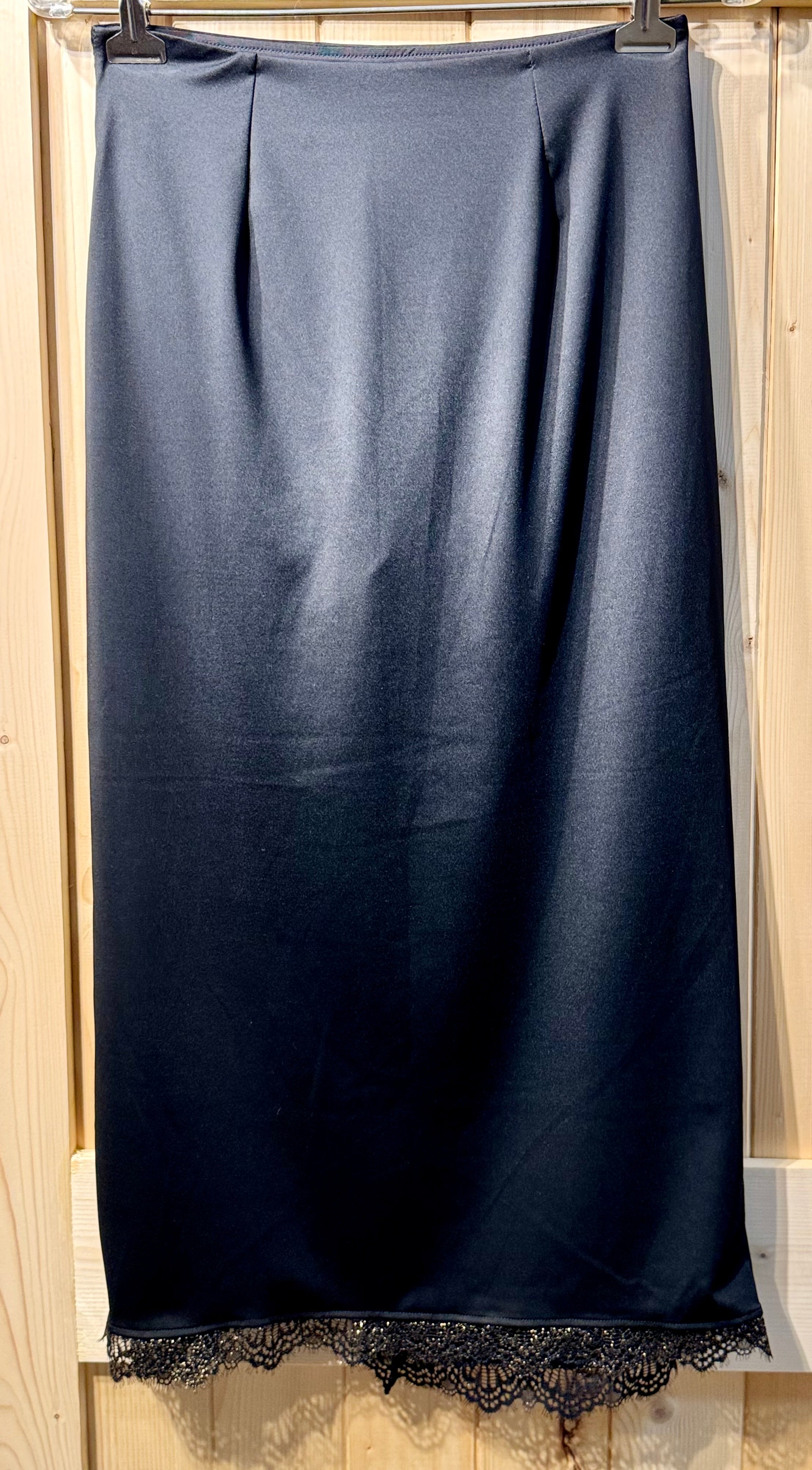 POPILUSH Shapewear Sculpting Midi Skirt  - Consigned with VARDO Vintage & Valuables vvvardo.ca