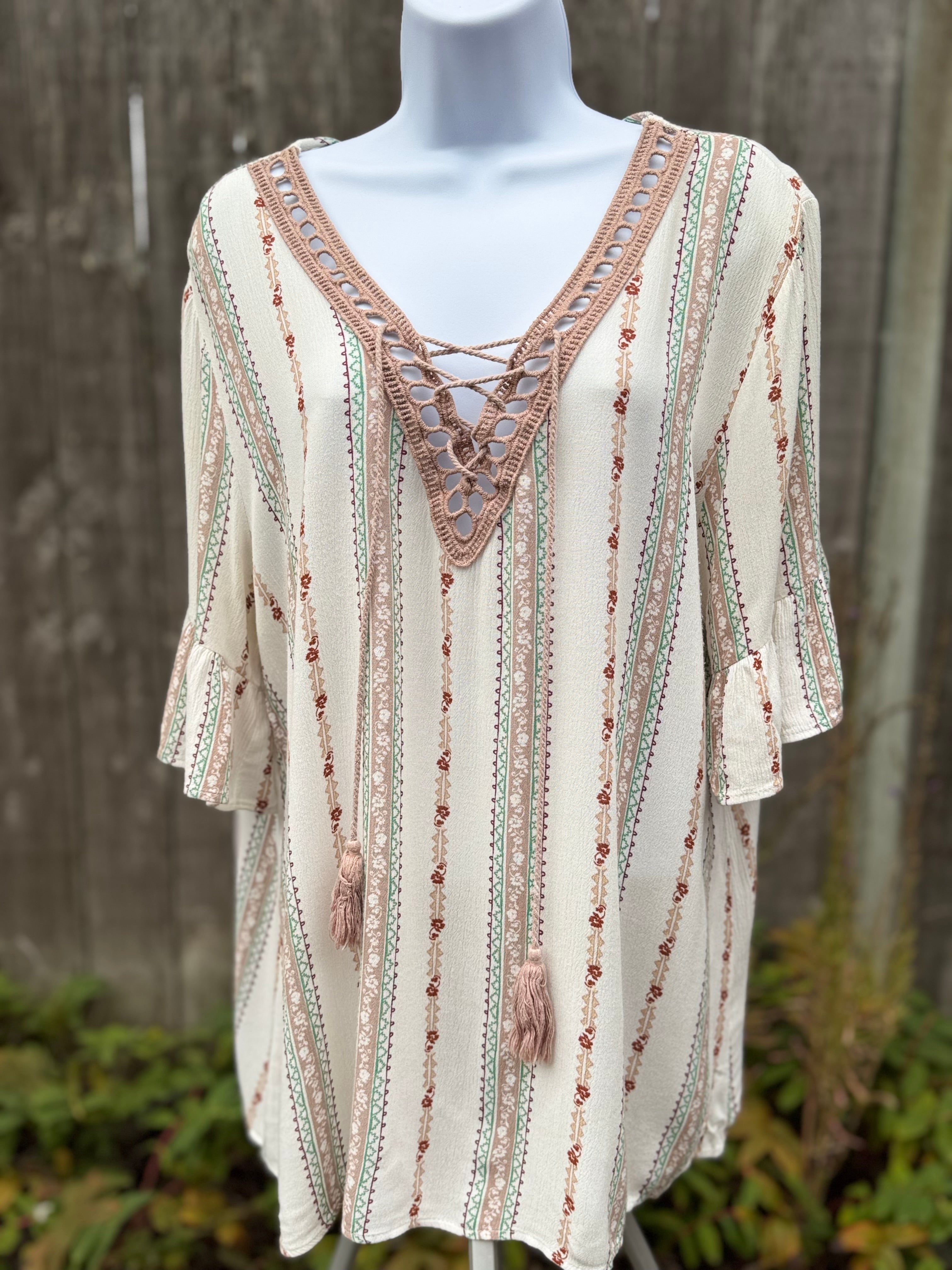VEVERET BOHO TASSEL BLOUSE - Consigned with VARDO Vintage & Valuables vvvardo.ca