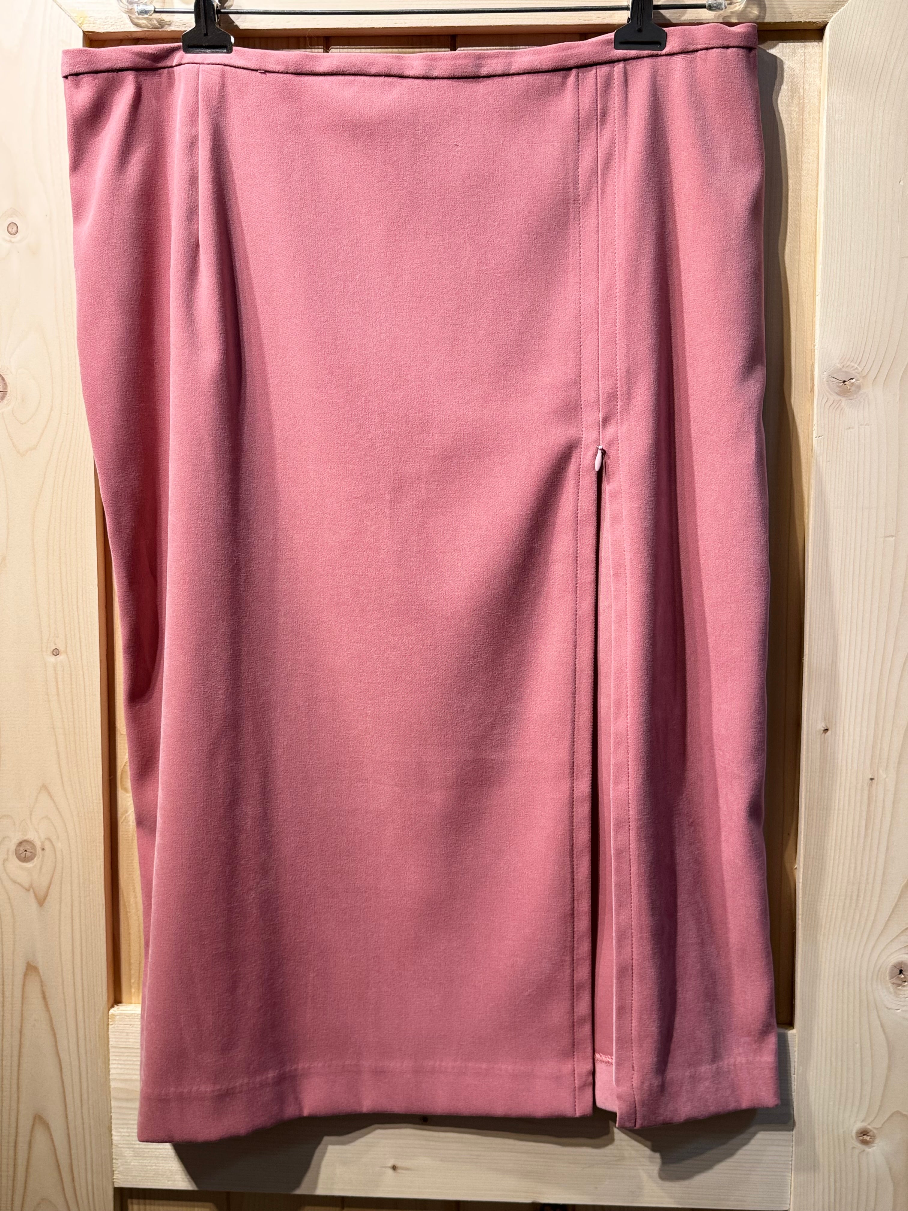 LONGER SKIRT with ZIPPER SLIT- Consigned with VARDO Vintage & Valuables vvvardo.ca