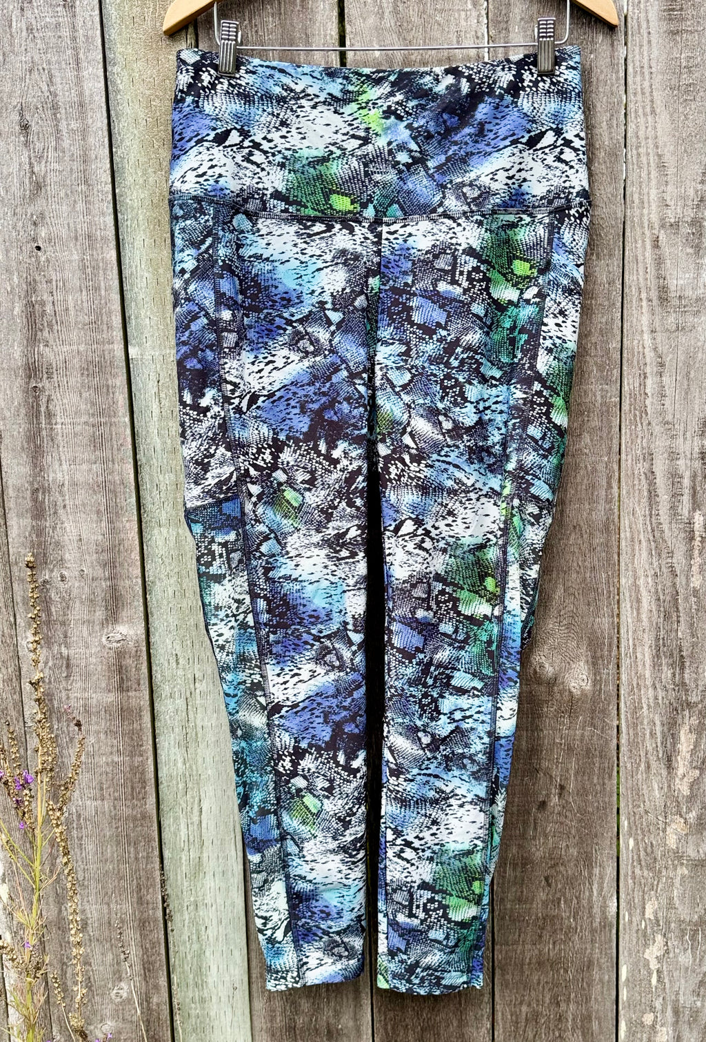 ACTIVE ZONE LEGGINGS - Consigned with VARDO Vintage & Valuables vvvardo.ca