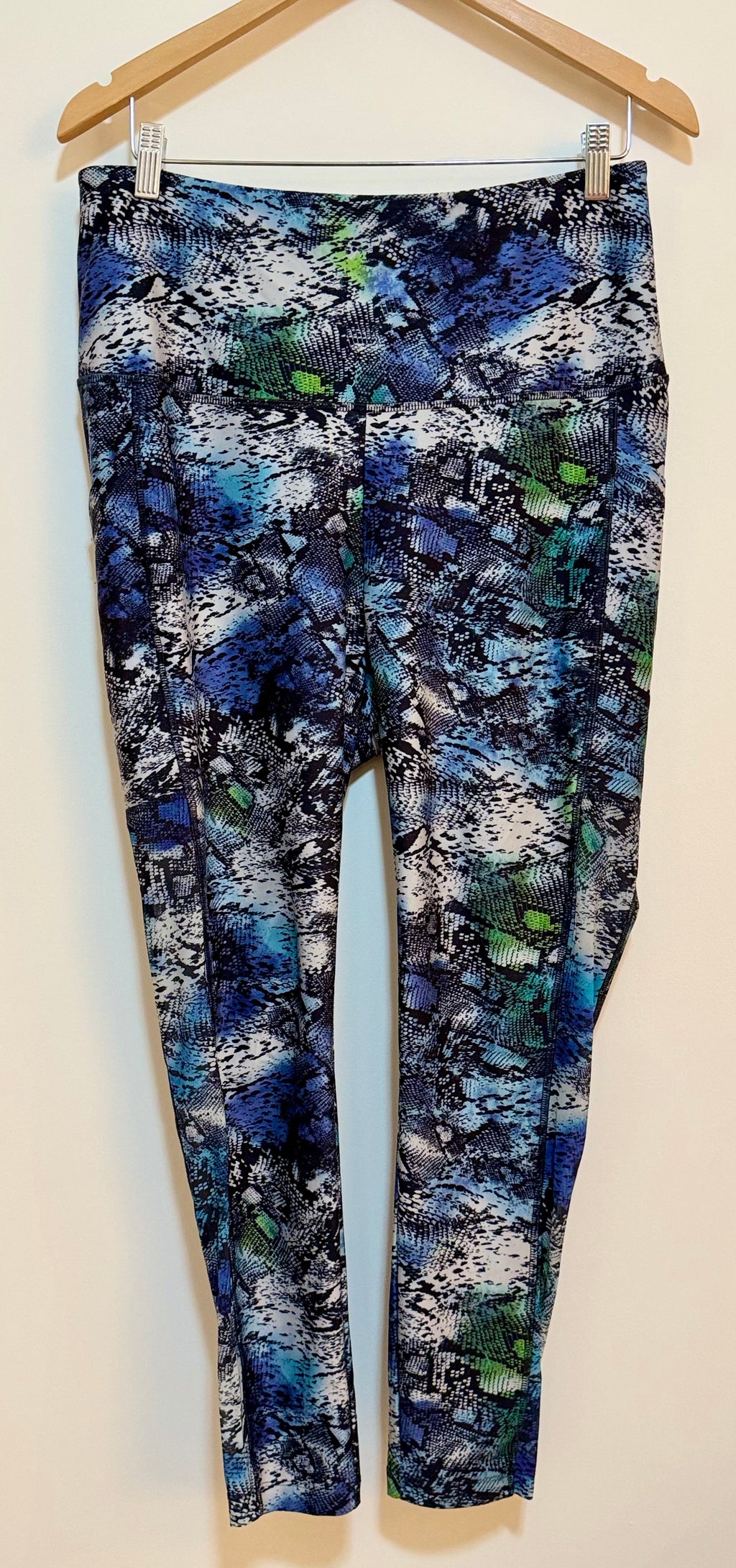 ACTIVE ZONE LEGGINGS - Consigned with VARDO Vintage & Valuables vvvardo.ca