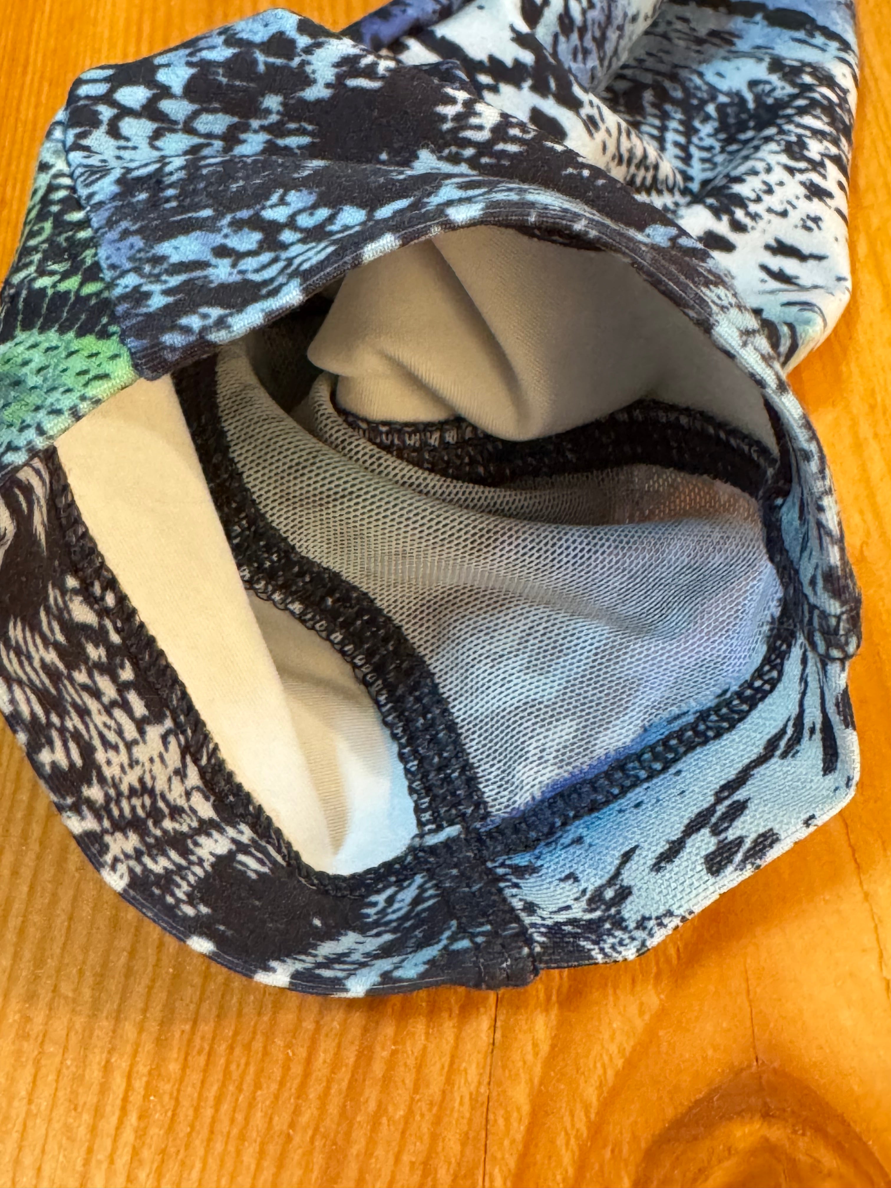 ACTIVE ZONE LEGGINGS - Consigned with VARDO Vintage & Valuables vvvardo.ca