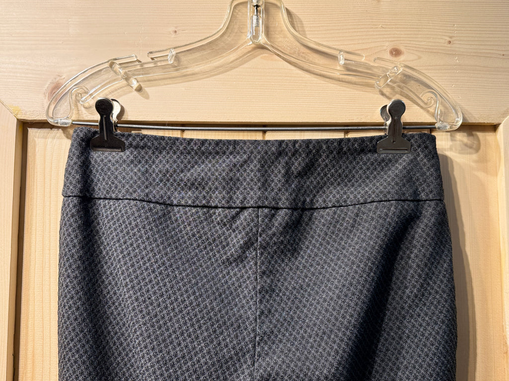 LISETTE L MONTREAL SLIM ANKLE PANTS - Consigned with VARDO Vintage & Valuables vvvardo.ca