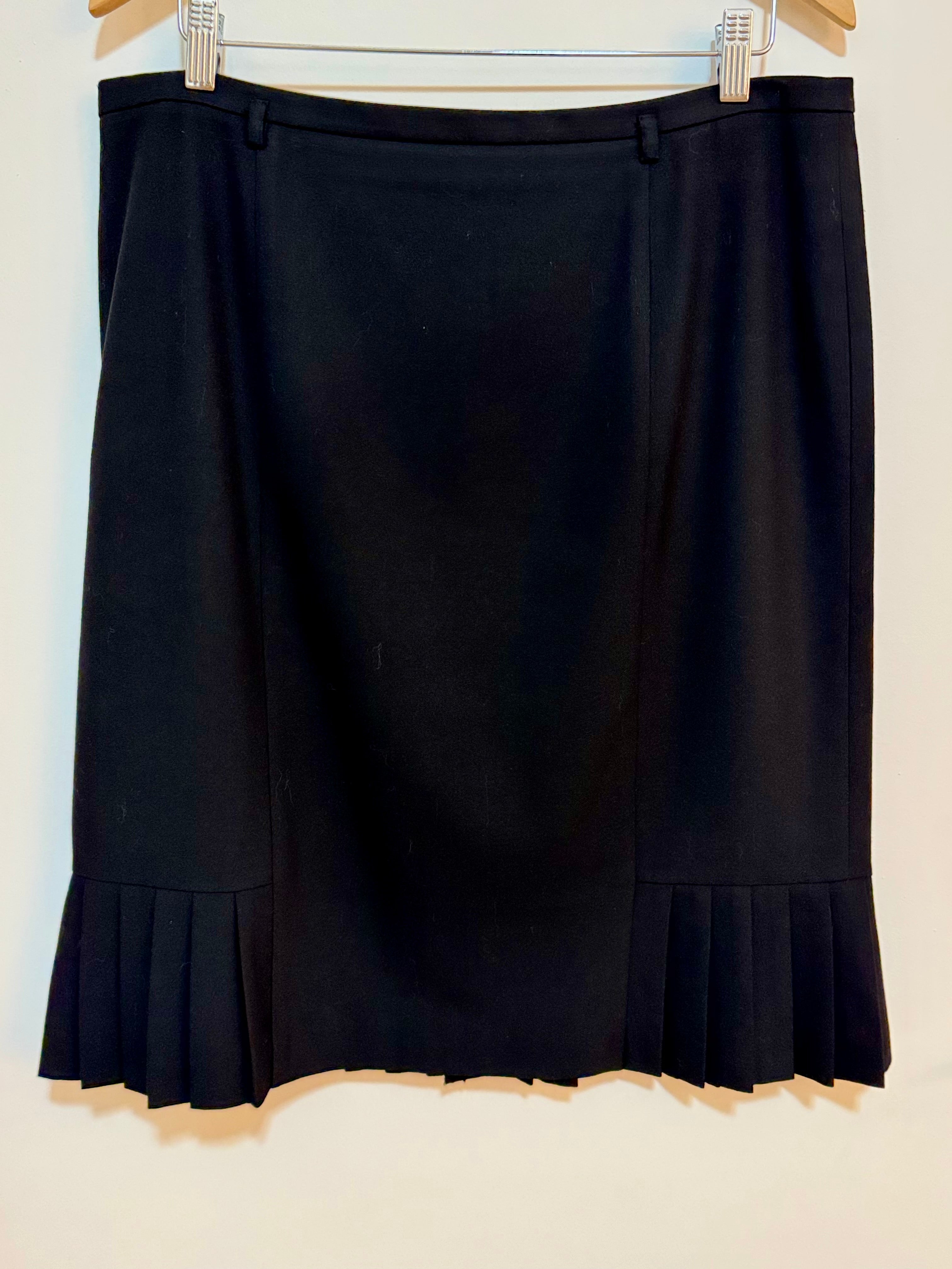 TALBOTS PLEATED HEM WORK SKIRT  - Consigned with VARDO Vintage & Valuables vvvardo.ca