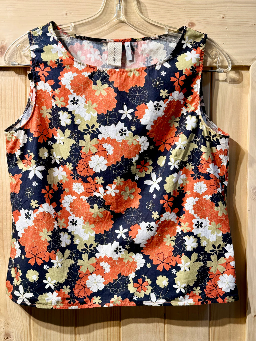 JIPSI TREE TOP MADE IN CANADA - Consigned with VARDO Vintage & Valuables vvvardo.ca