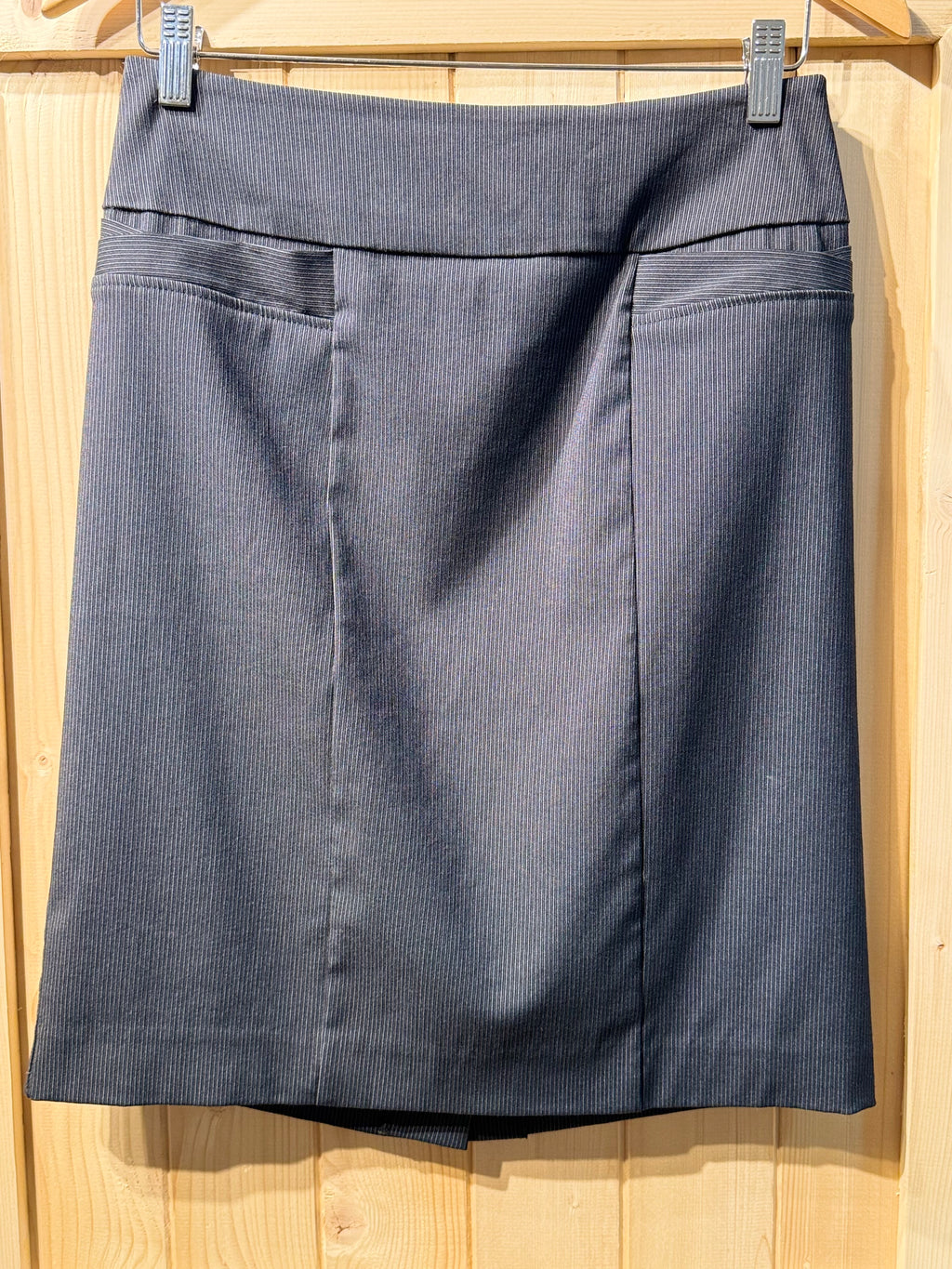 REITMANS PINSTRIPE PENCIL SKIRT - Consigned with VARDO Vintage & Valuables vvvardo.ca