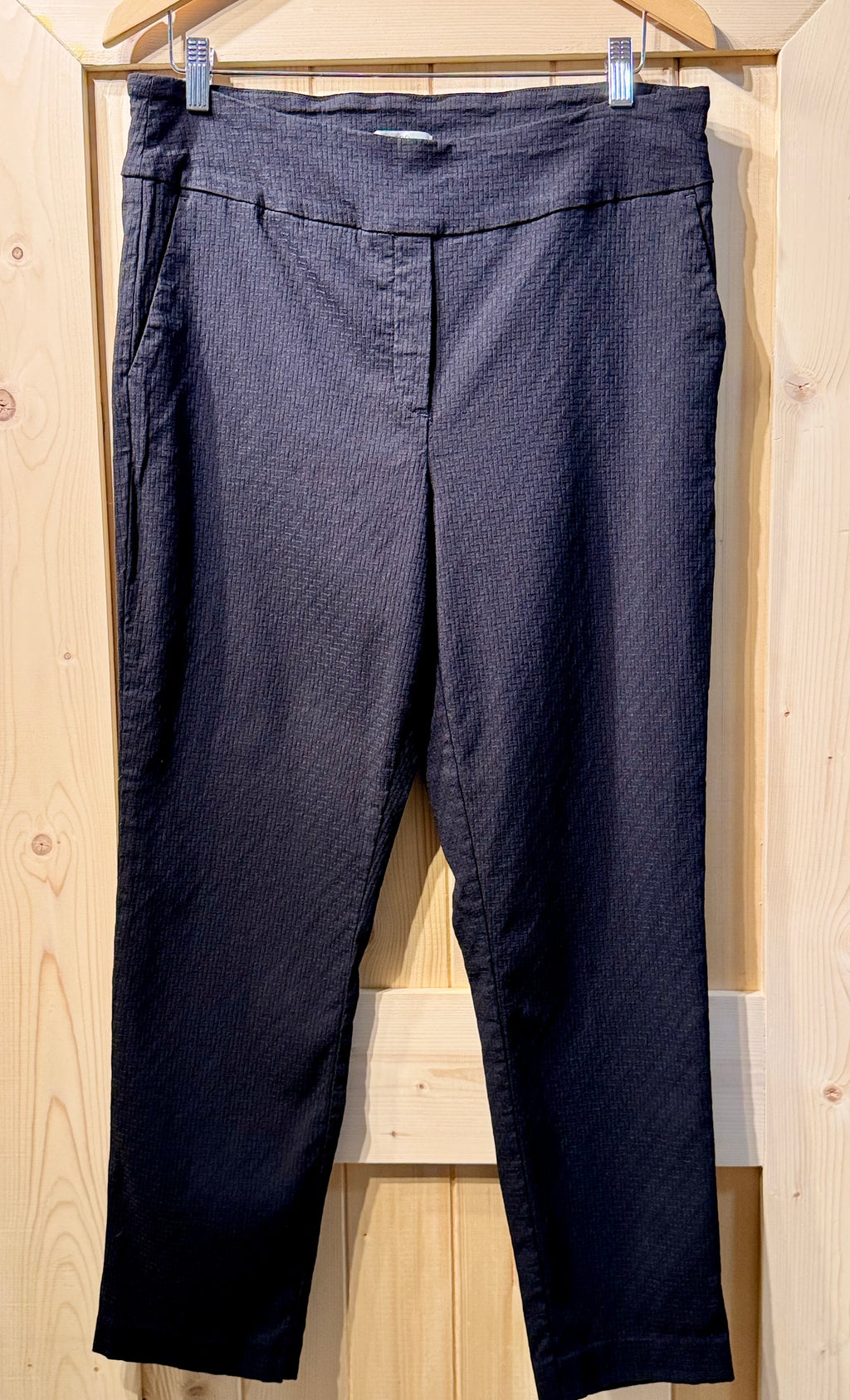 SC & CO Waffle Tummy Control Slim Leg Pants - Consigned with VARDO Vintage & Valuables vvvardo.ca