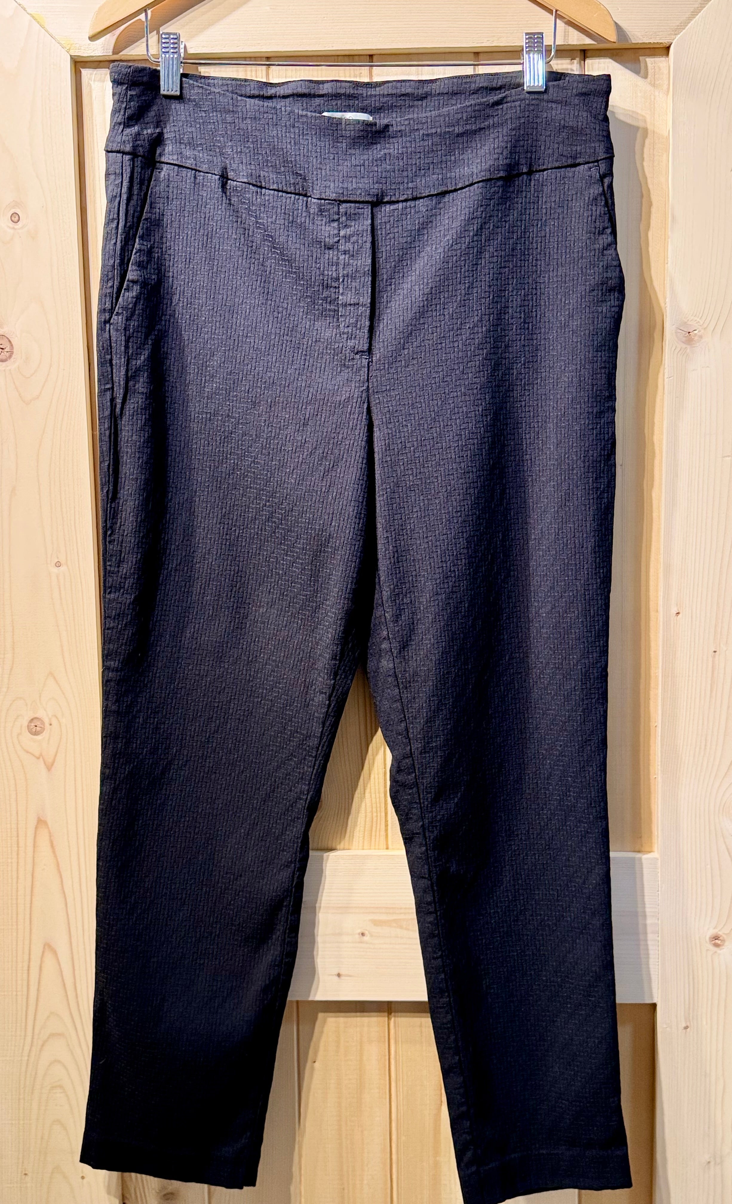 SC & CO Waffle Tummy Control Slim Leg Pants - Consigned with VARDO Vintage & Valuables vvvardo.ca