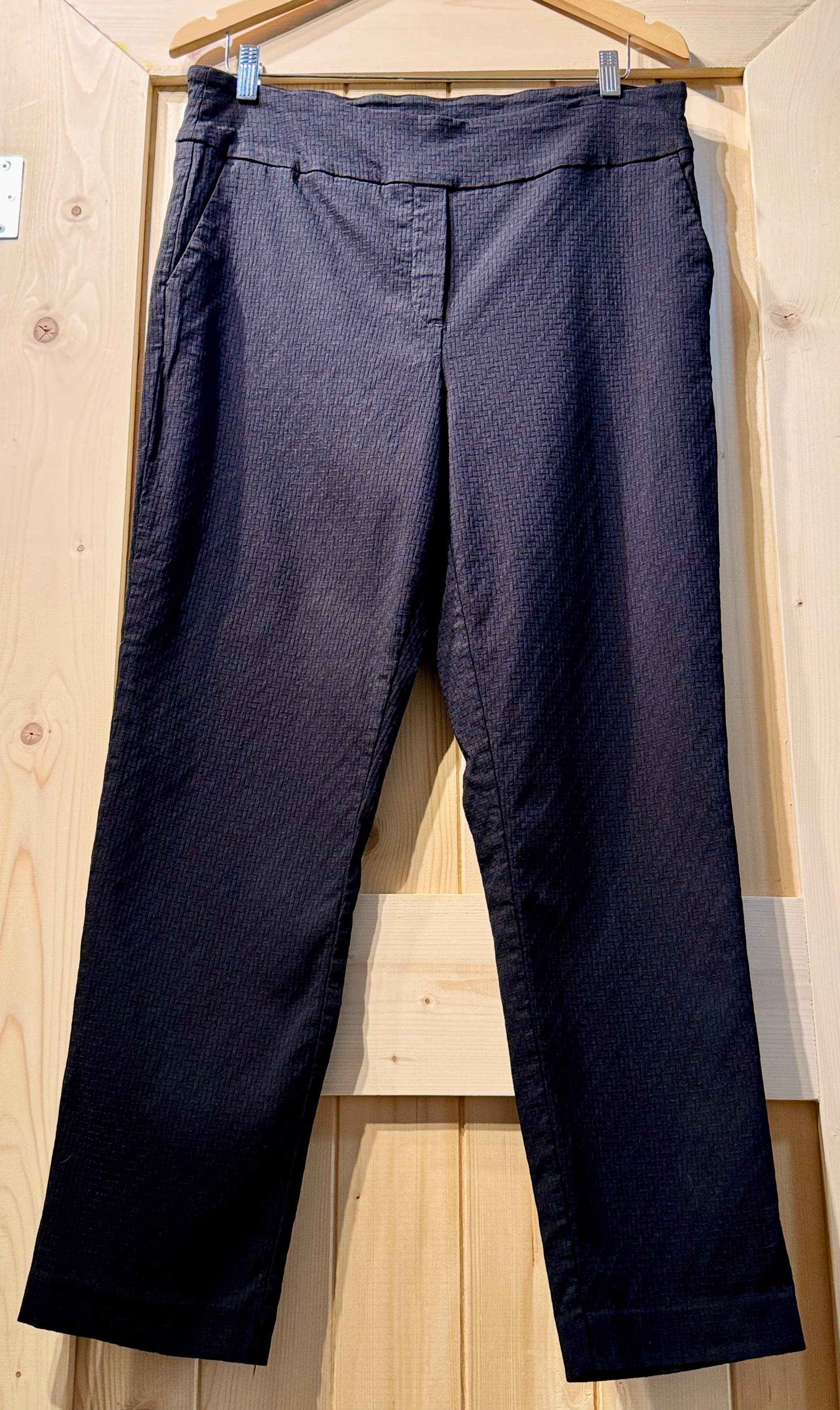 SC & CO Waffle Tummy Control Slim Leg Pants - Consigned with VARDO Vintage & Valuables vvvardo.ca