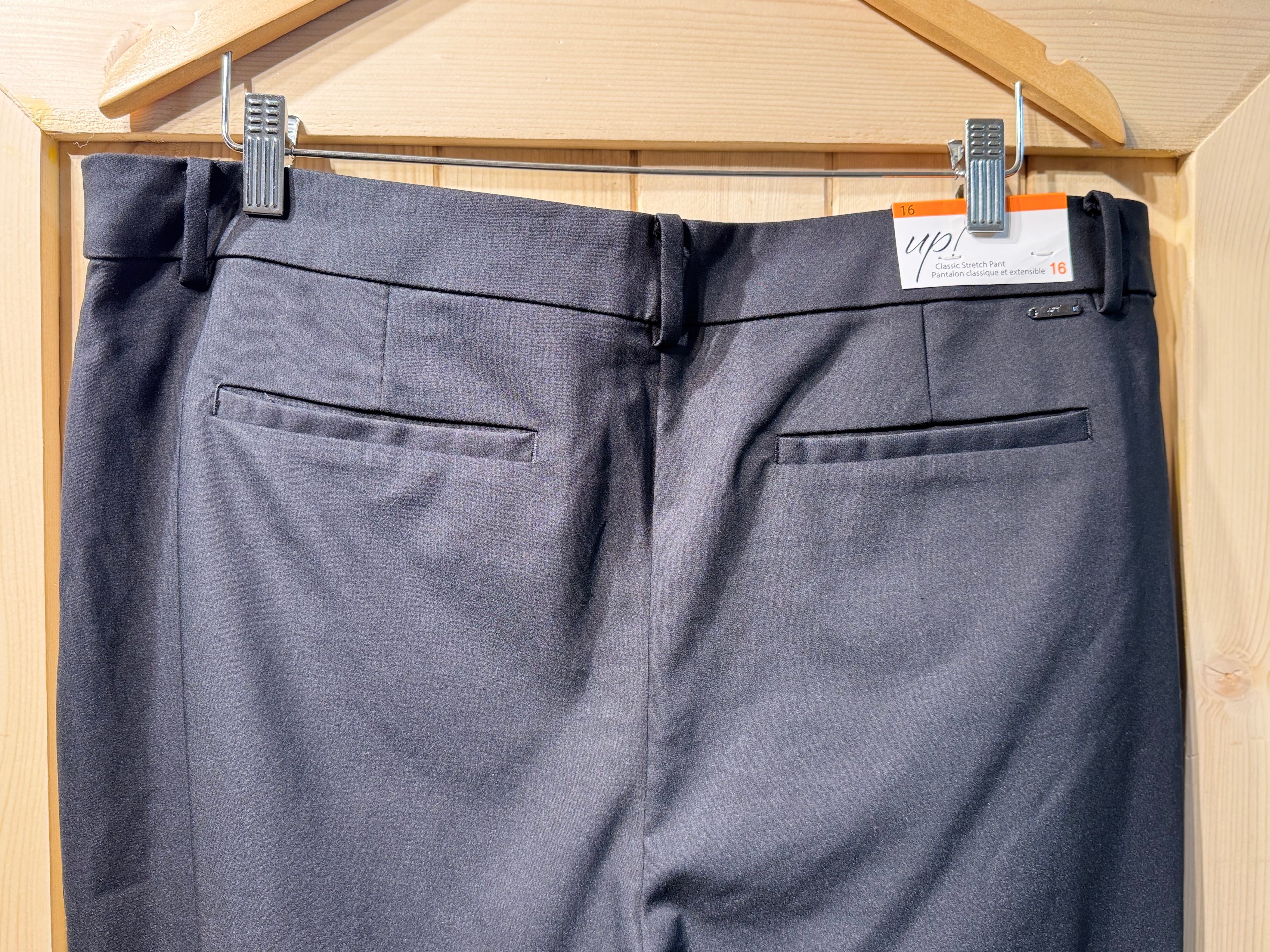 NEW UP! PANTS- Consigned with VARDO Vintage & Valuables vvvardo.ca