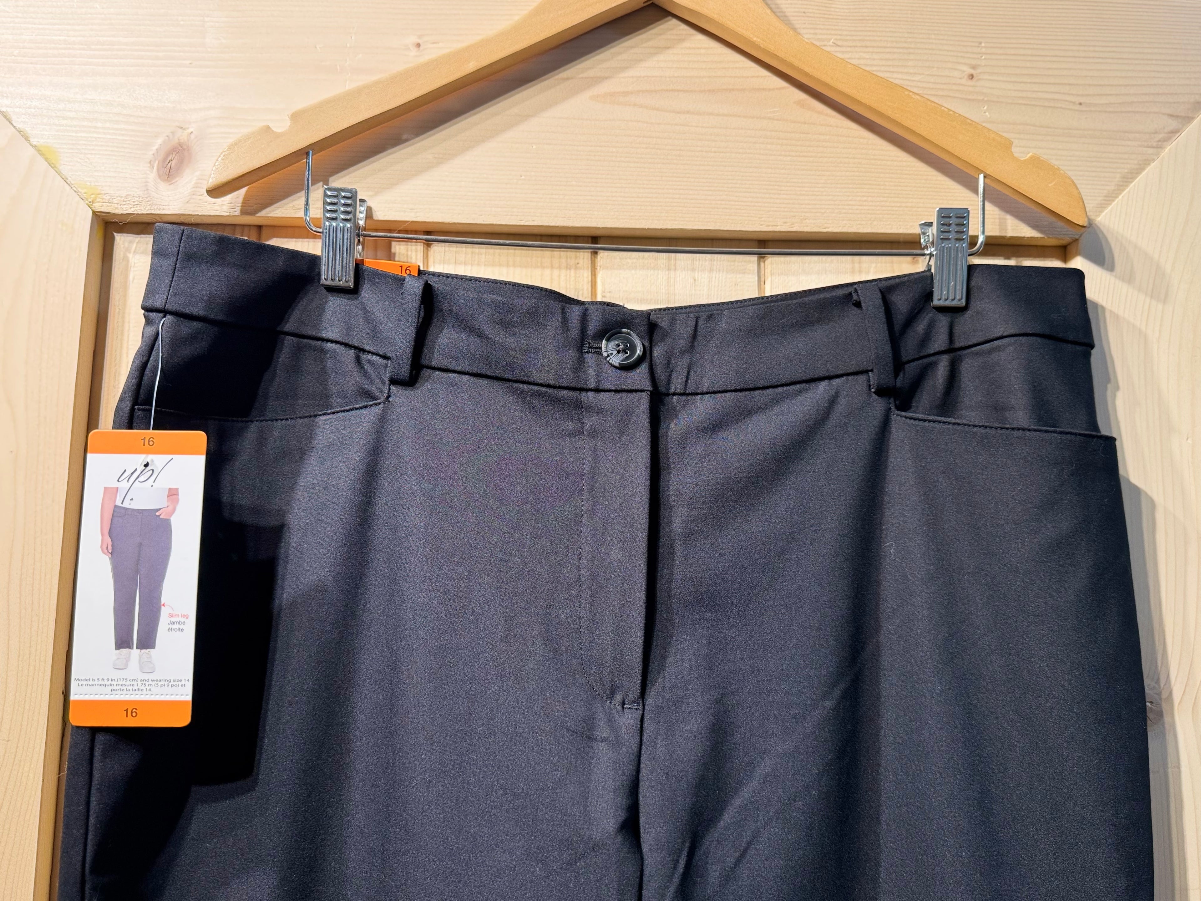 NEW UP! PANTS- Consigned with VARDO Vintage & Valuables vvvardo.ca