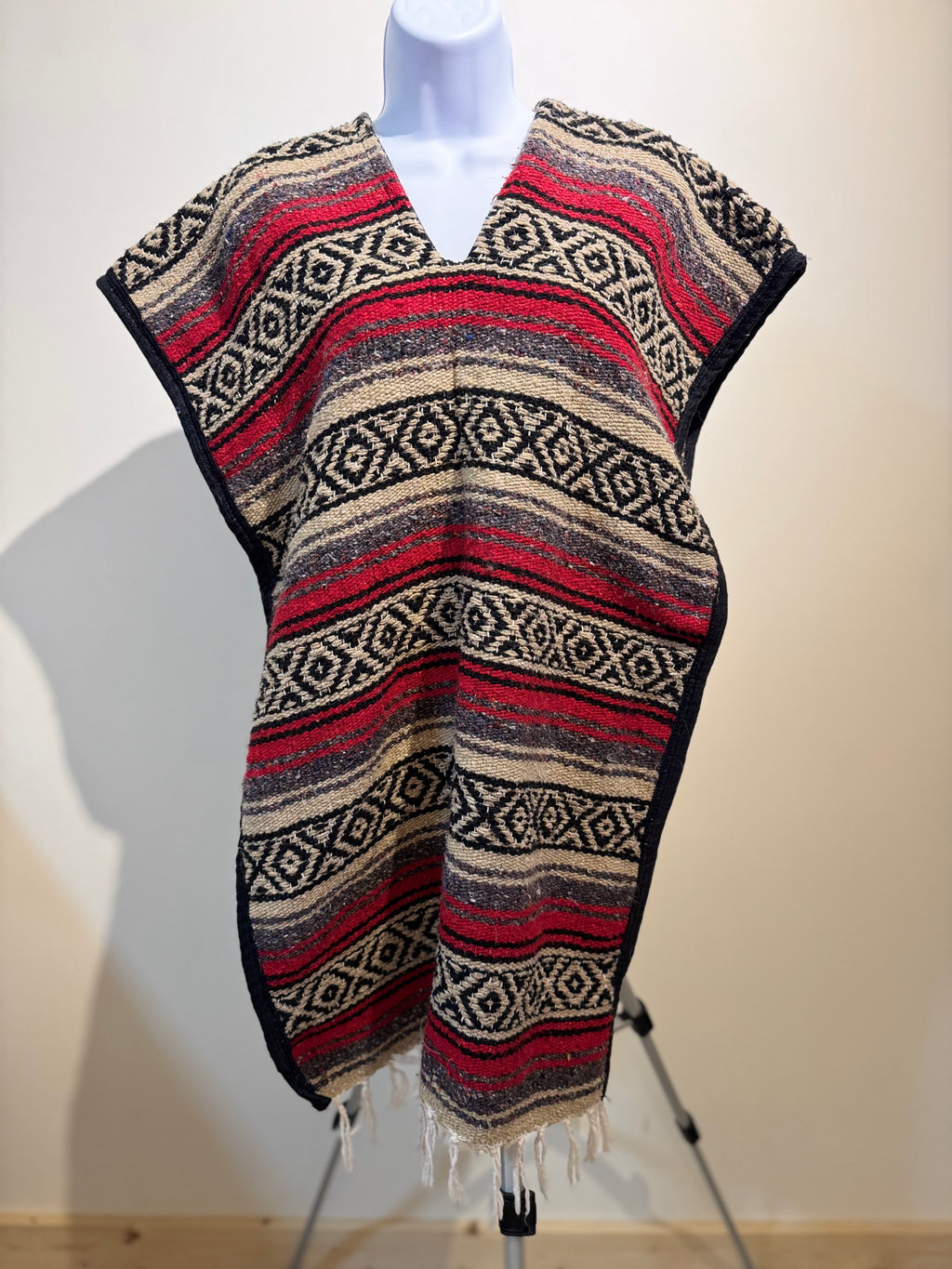 ARTILANA PONCHO- Consigned with VARDO Vintage & Valuables vvvardo.ca