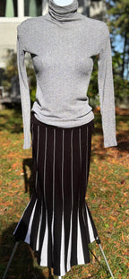 CLUB MONACO MOCK NECK TOP- Consigned with VARDO Vintage & Valuables vvvardo.ca