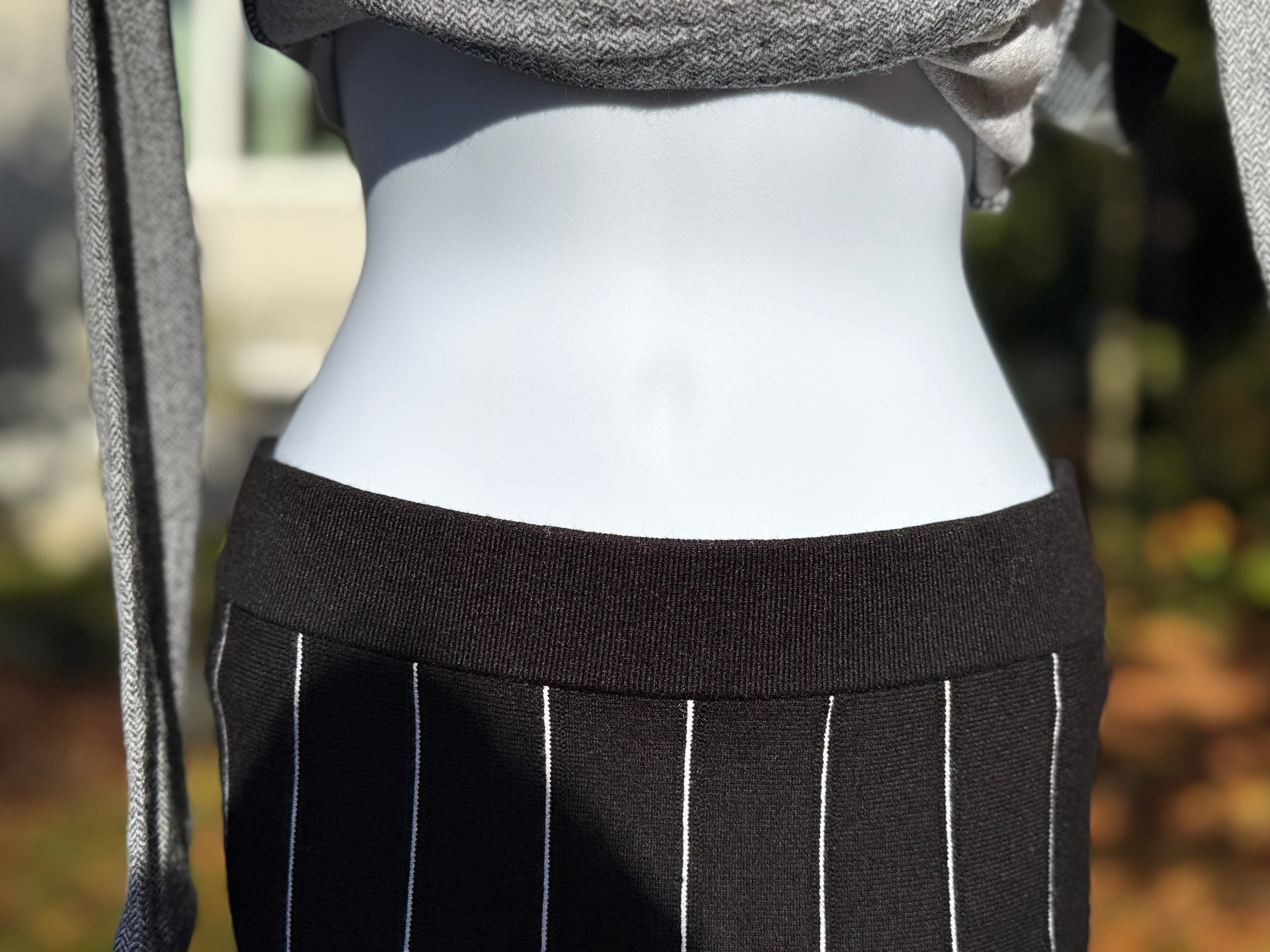 PREMISE Midi colour block TRUMPET MERMAID sweater knit SKIRT- Consigned with VARDO Vintage & Valuables vvvardo.ca