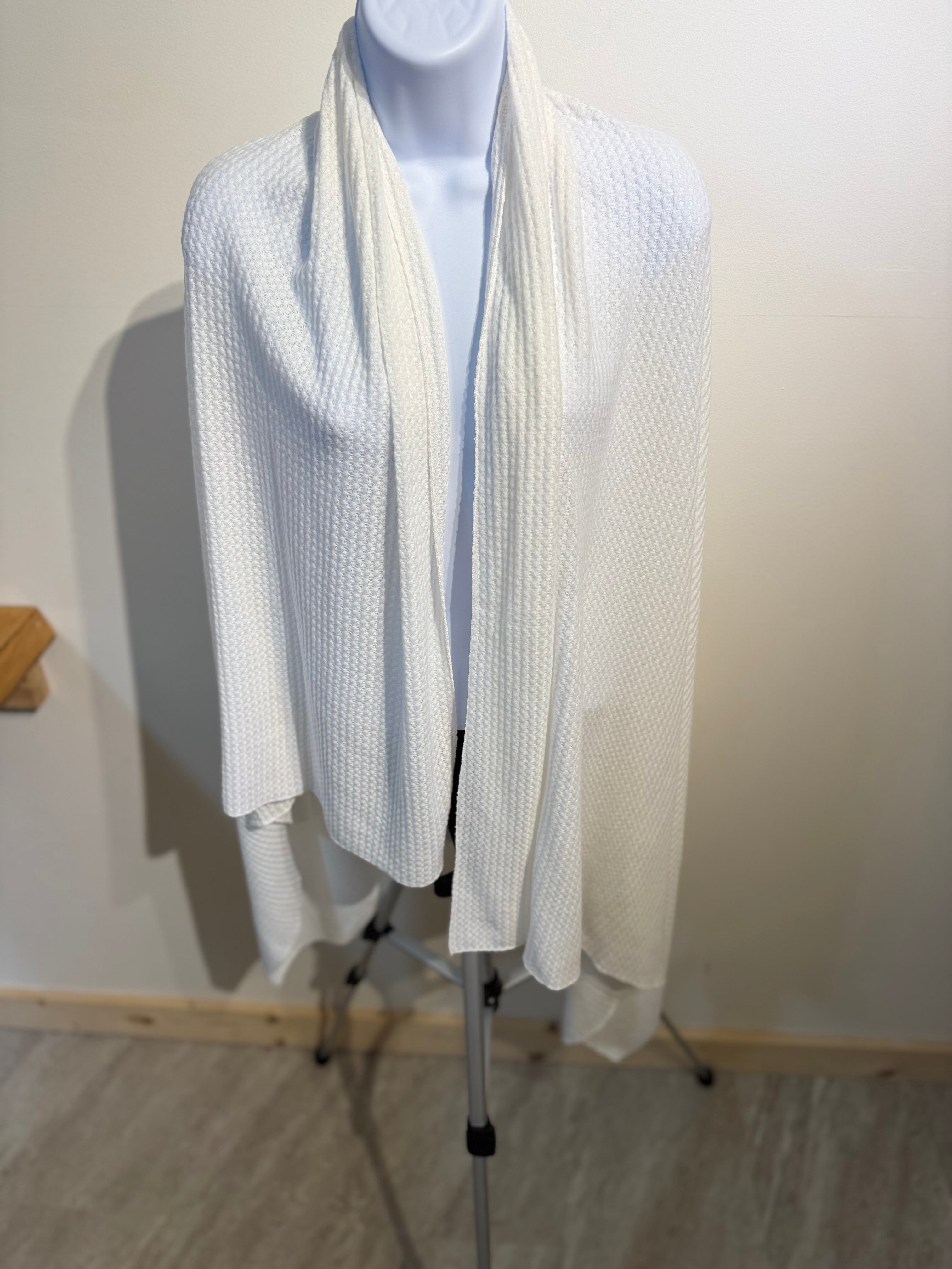 SOFT WAFFEL KNIT SCARF SHAWL - Consigned with VARDO Vintage & Valuables vvvardo.ca