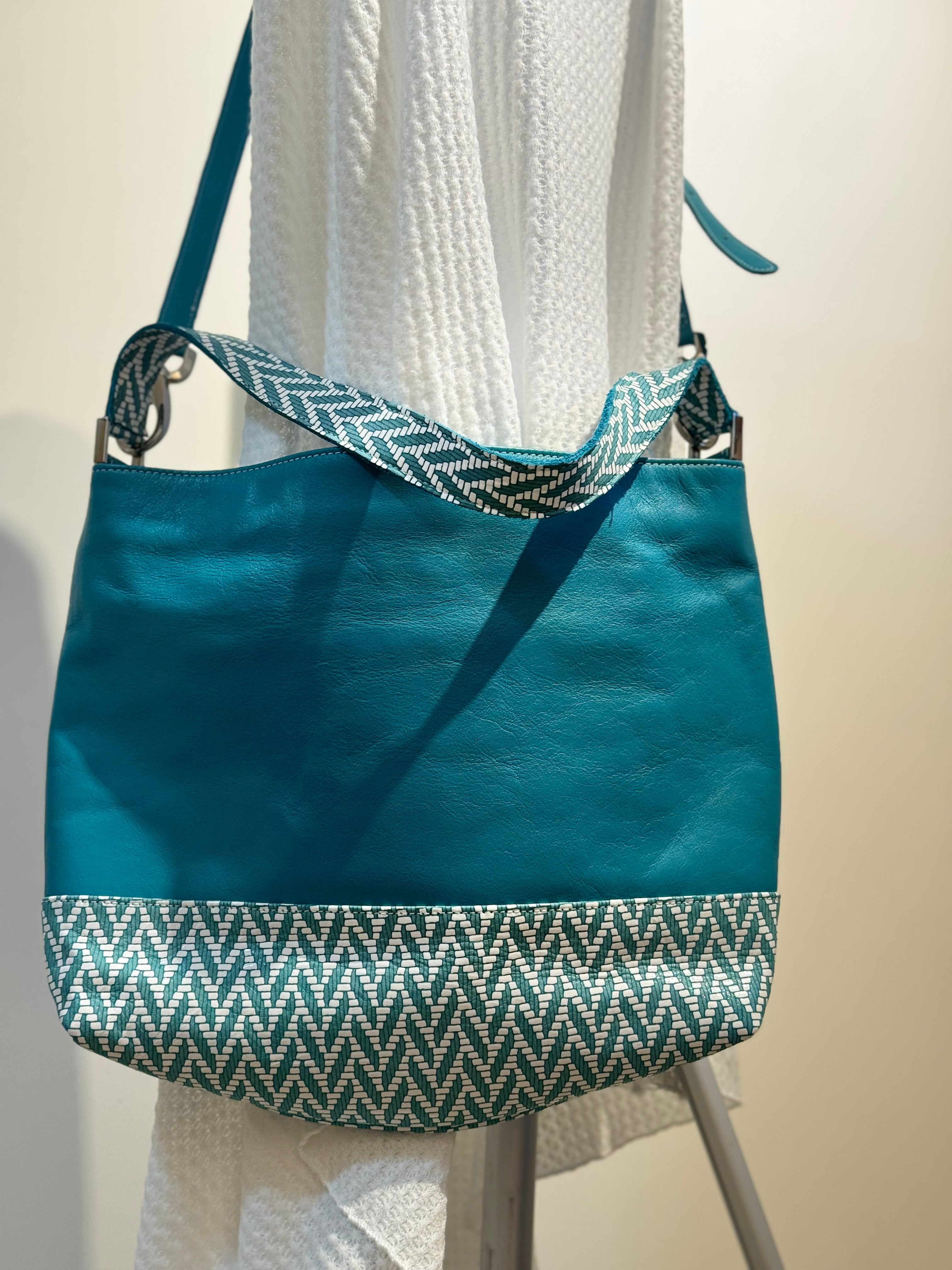 SAS PORTRAIT COLLECTION HAND BAG - Consigned with VARDO Vintage & Valuables vvvardo.ca