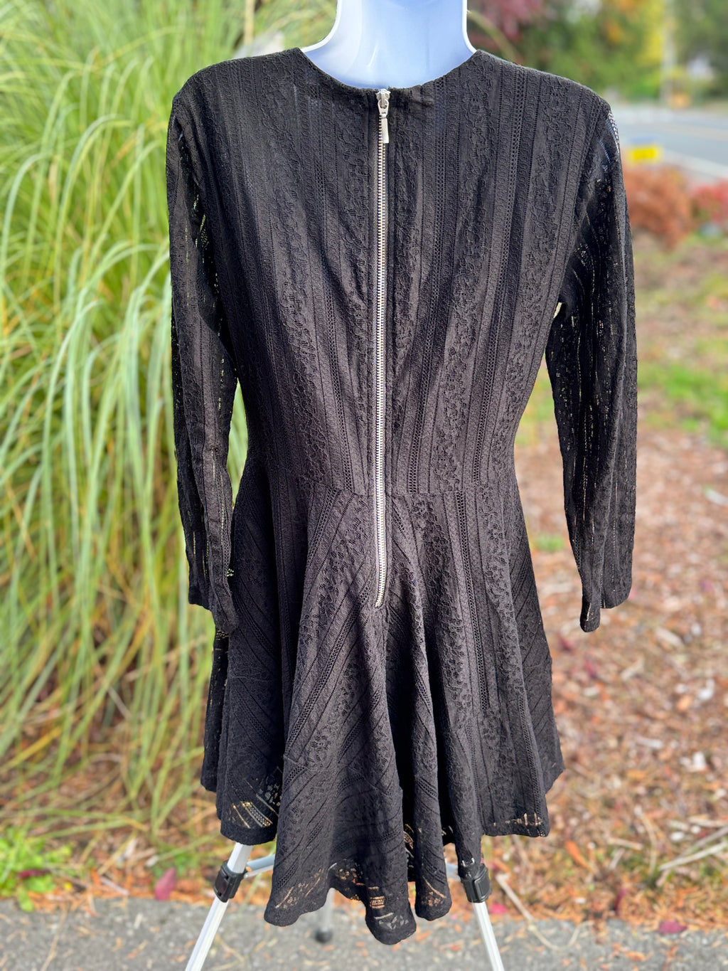 H&M LOG SLEEVE SHIER LACE LINED FLARE SKATER DRESS - Consigned with VARDO Vintage & Valuables vvvardo.ca