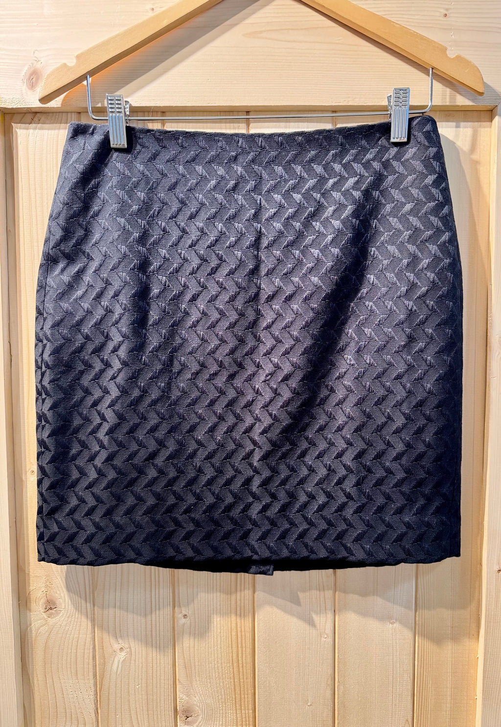 RW & CO Stretch Lined Straight Skirt - Consigned with VARDO Vintage & Valuables vvvardo.ca