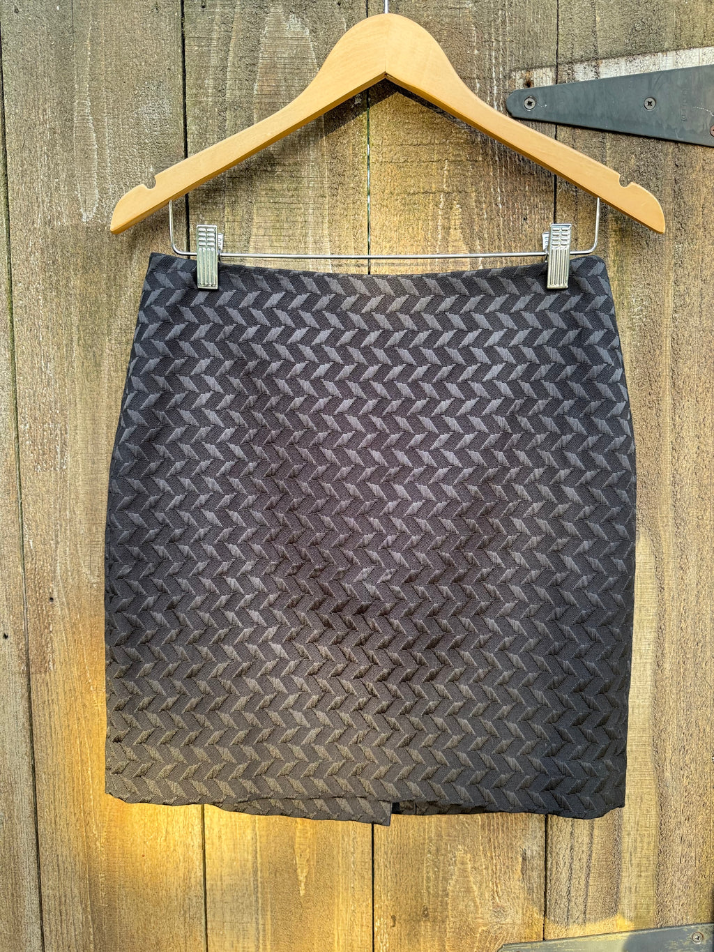 RW & CO Stretch Lined Straight Skirt - Consigned with VARDO Vintage & Valuables vvvardo.ca