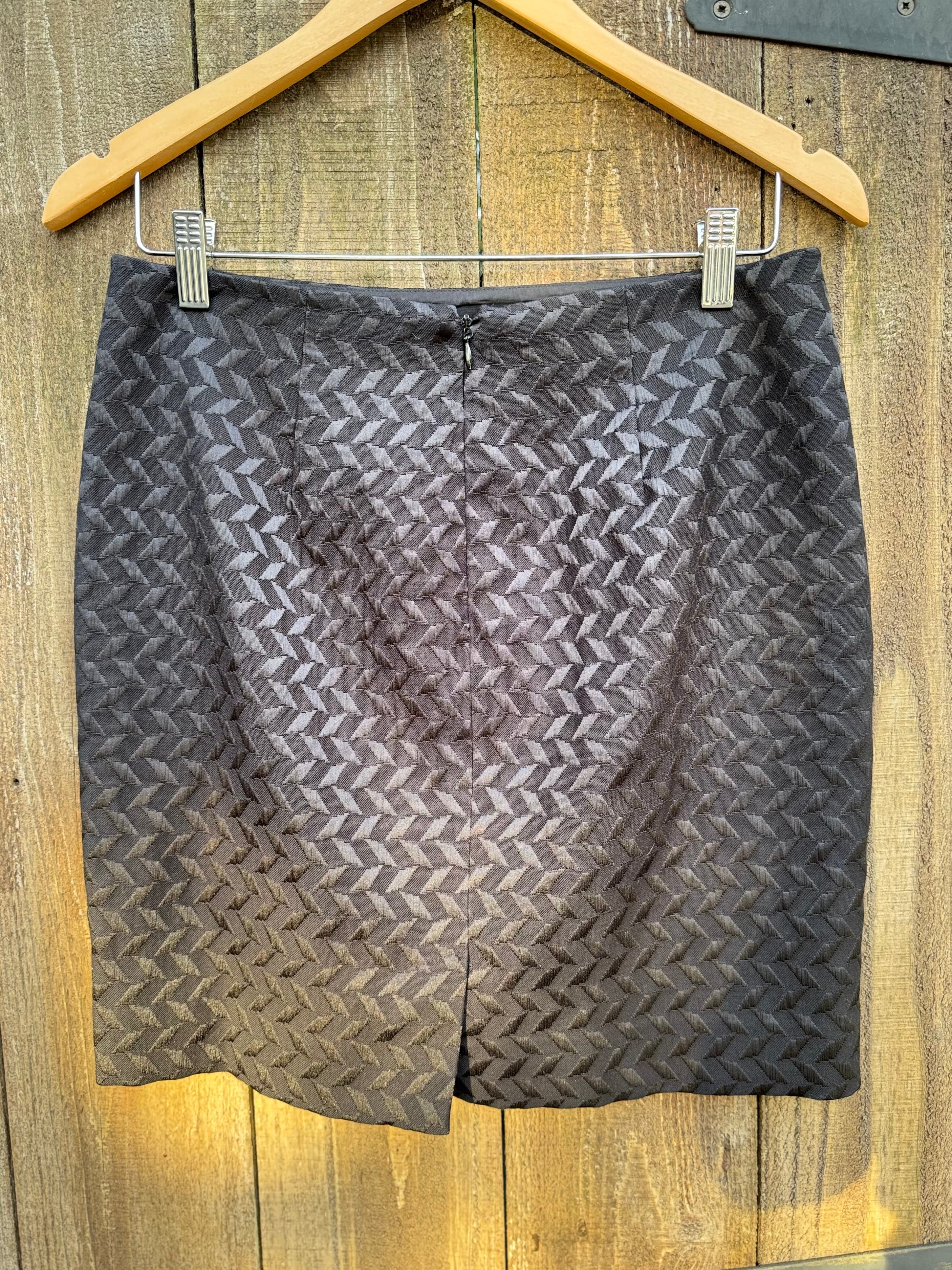 RW & CO Stretch Lined Straight Skirt - Consigned with VARDO Vintage & Valuables vvvardo.ca