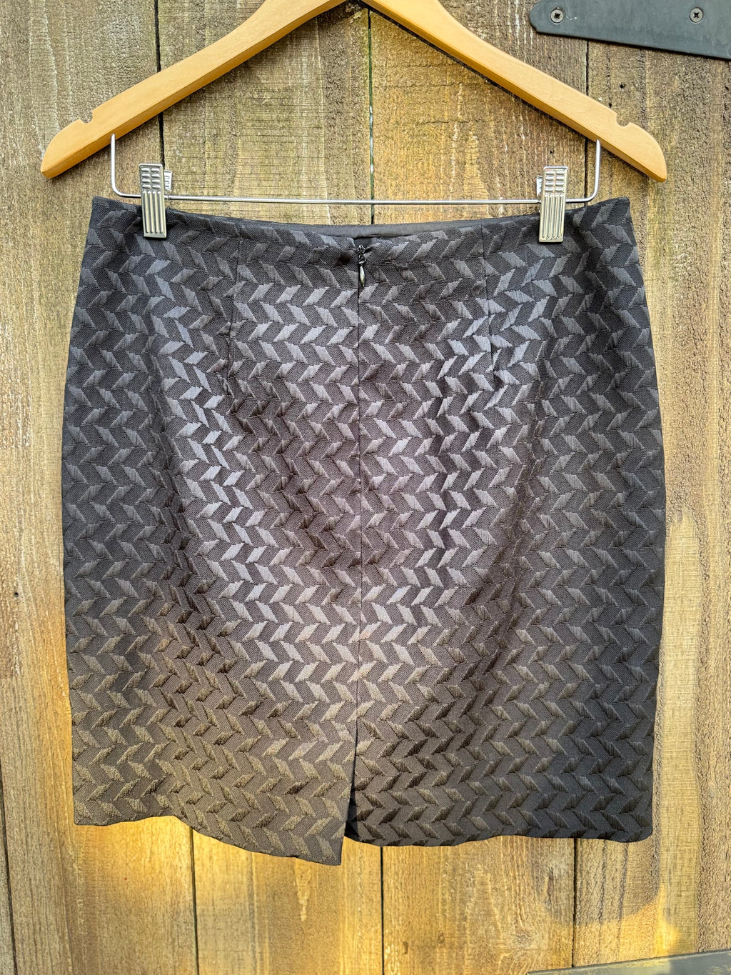 RW & CO Stretch Lined Straight Skirt - Consigned with VARDO Vintage & Valuables vvvardo.ca