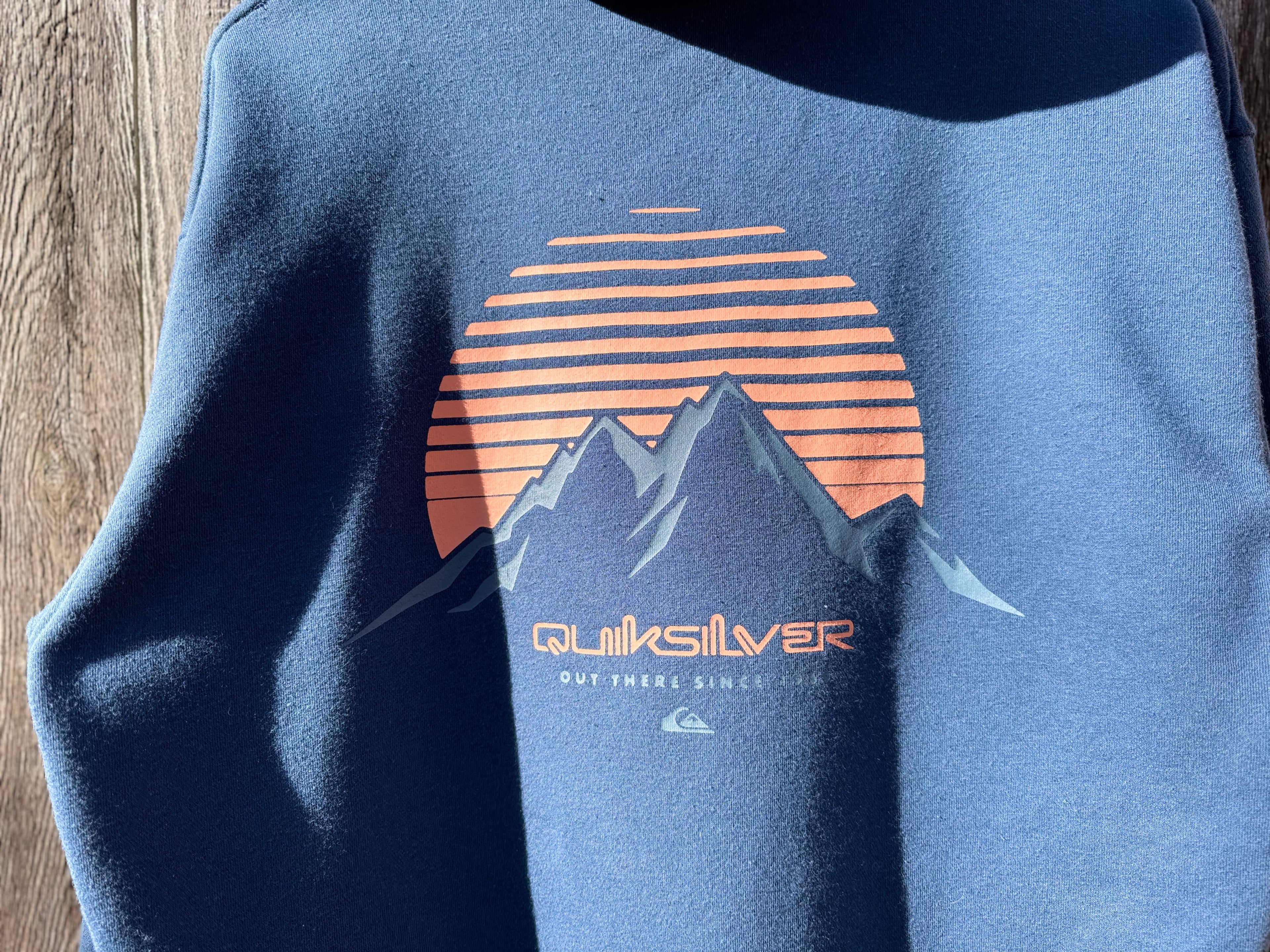 QUICKSILVER GRAPHIC HOODIE- Consigned with VARDO Vintage & Valuables vvvardo.ca