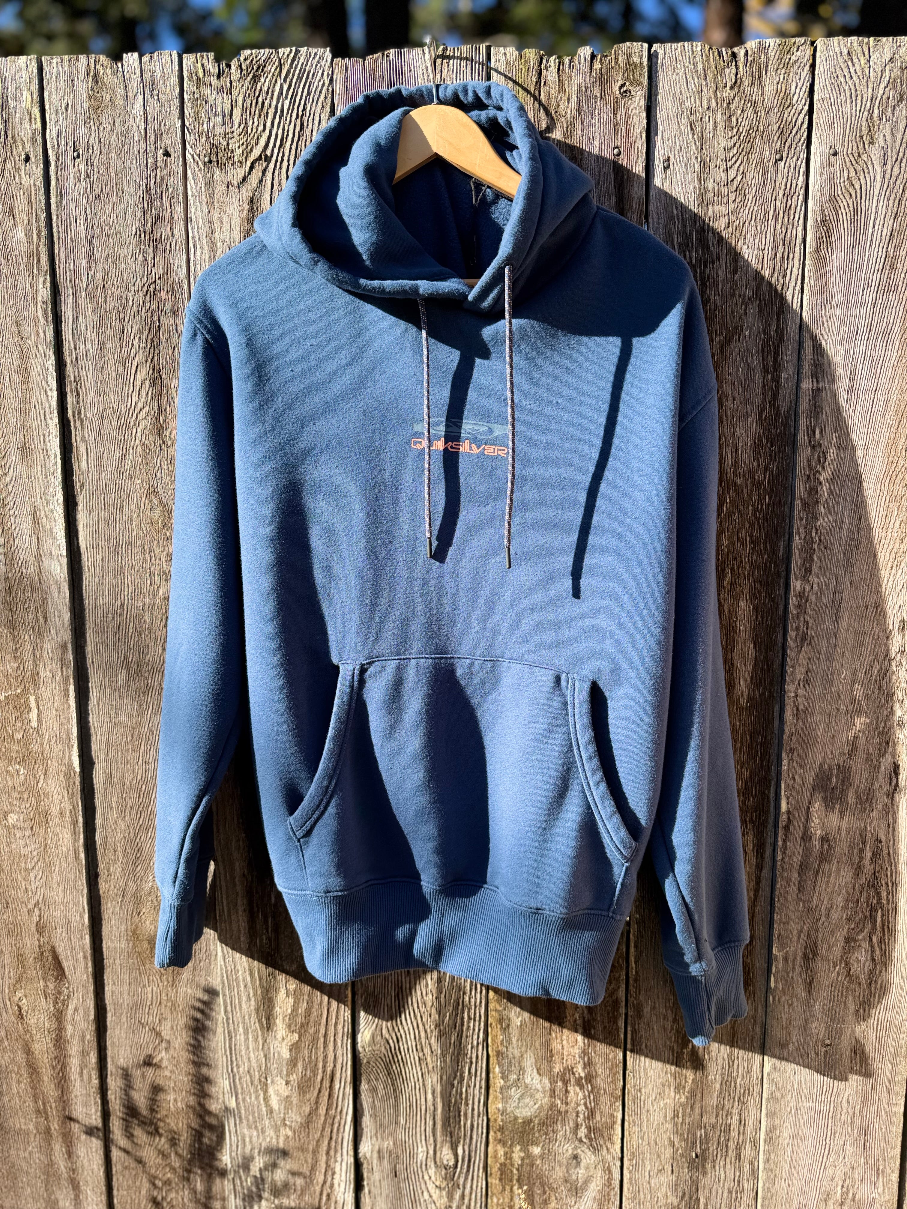 QUICKSILVER GRAPHIC HOODIE- Consigned with VARDO Vintage & Valuables vvvardo.ca