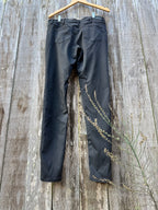 BOOTLEGGER NEVER FADE CURVY SKINNY JEANS - Consigned with VARDO Vintage & Valuables vvvardo.ca
