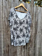 MICHEL STUDIO Modern T-Shirt - Consigned with VARDO Vintage & Valuables vvvardo.ca