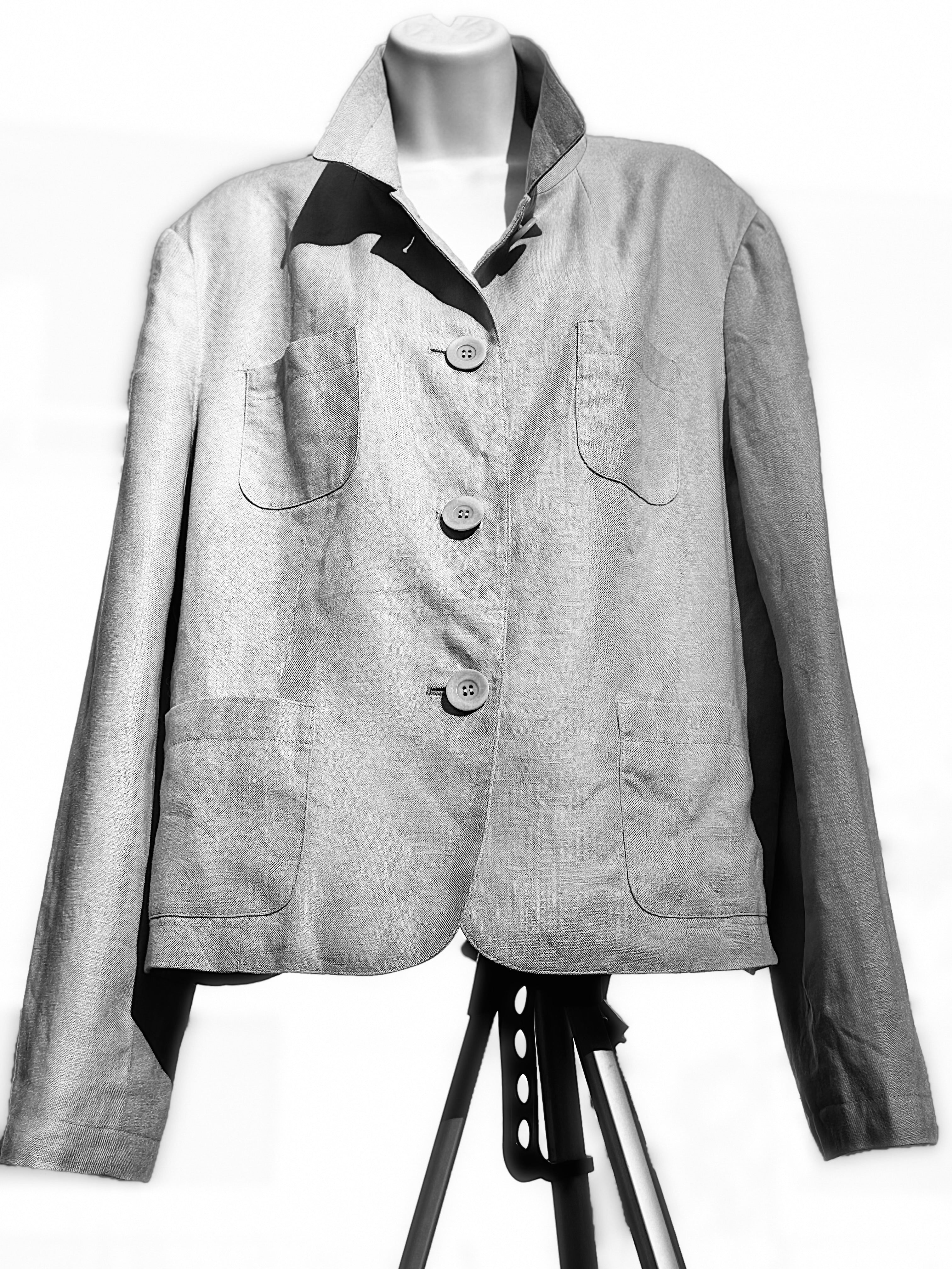 IRISH LINEN Blazer by TALBOTS - Consigned with VARDO Vintage & Valuables vvvardo.ca