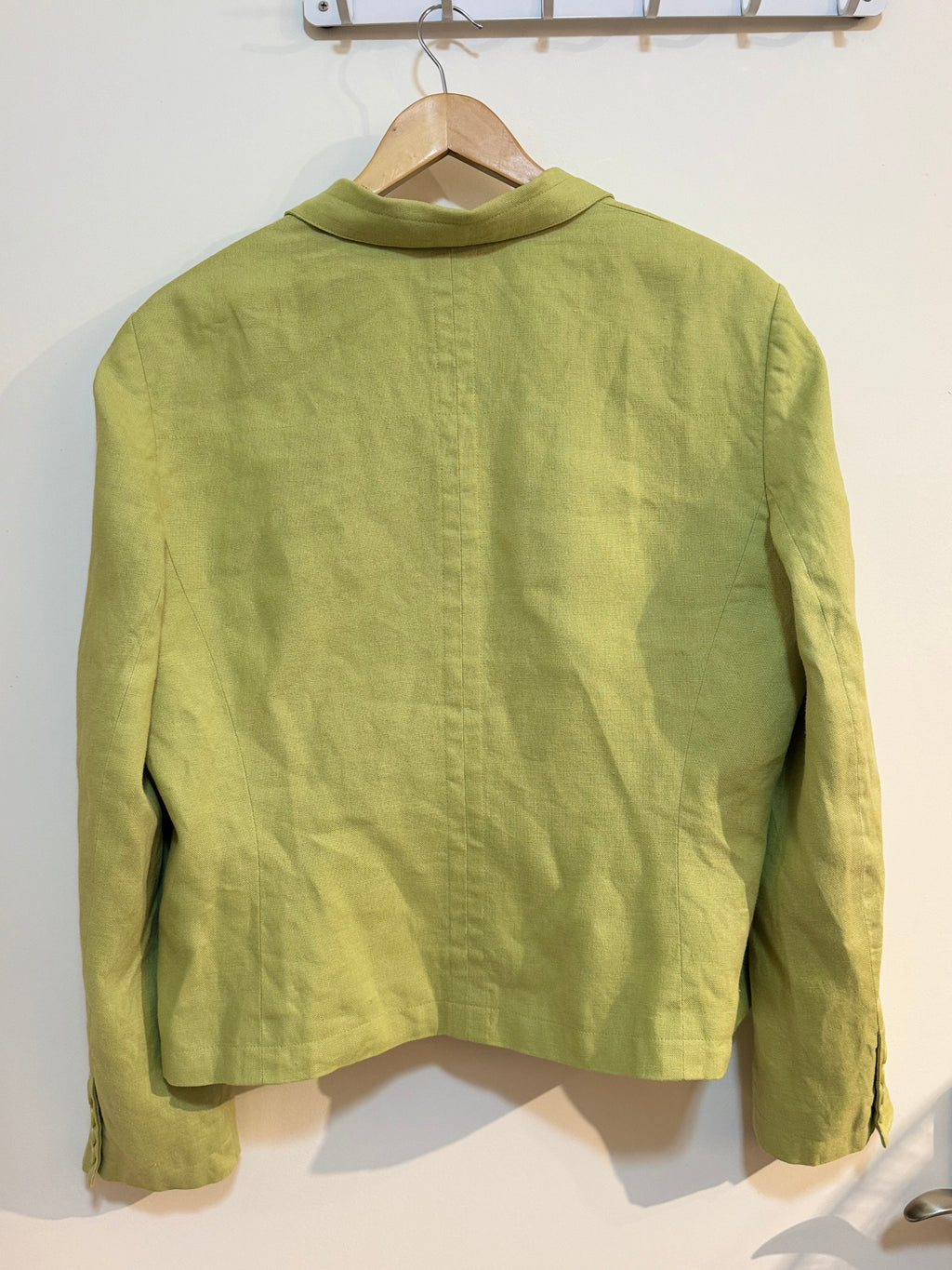 IRISH LINEN Blazer by TALBOTS - Consigned with VARDO Vintage & Valuables vvvardo.ca