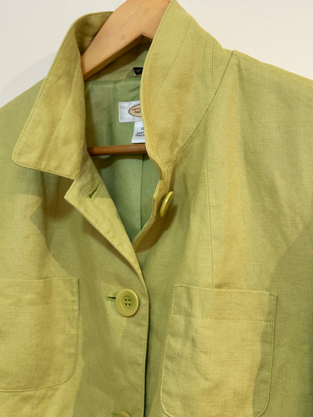 IRISH LINEN Blazer by TALBOTS - Consigned with VARDO Vintage & Valuables vvvardo.ca
