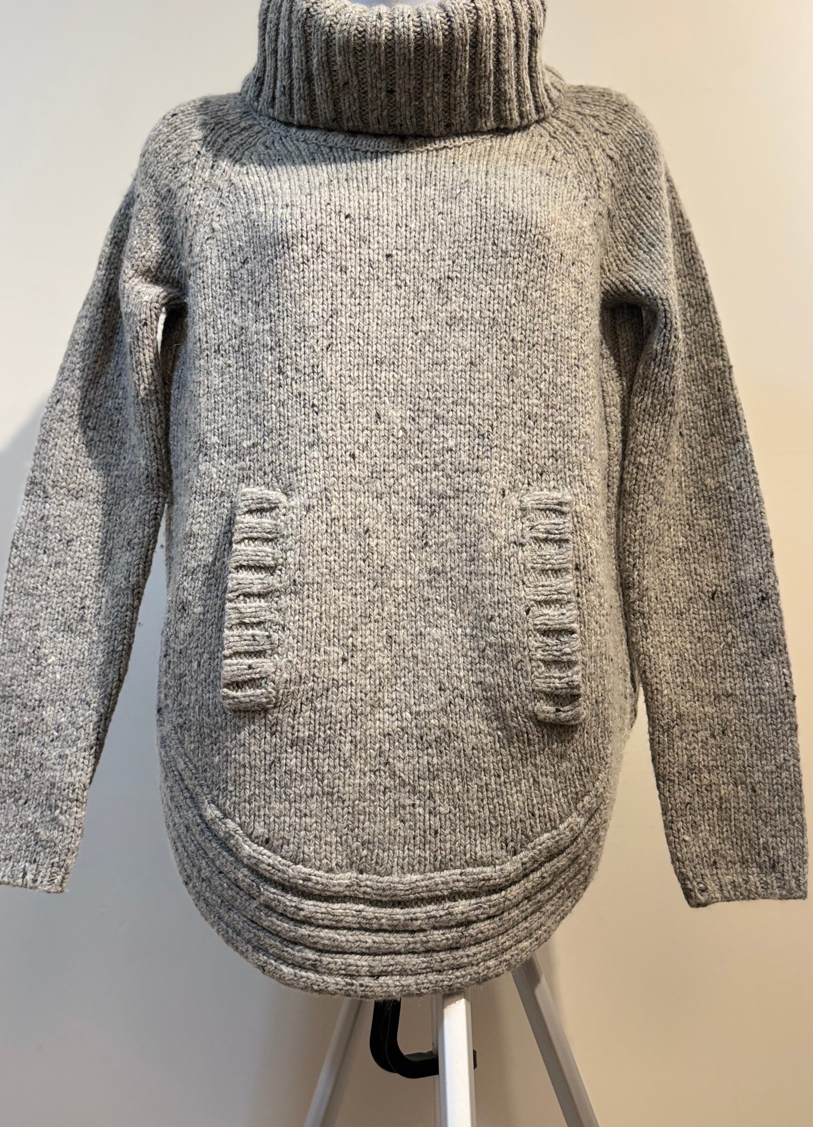 CYNTHIA ROWLEY TURTLENECK SWEATER- Consigned with VARDO Vintage & Valuables vvvardo.ca