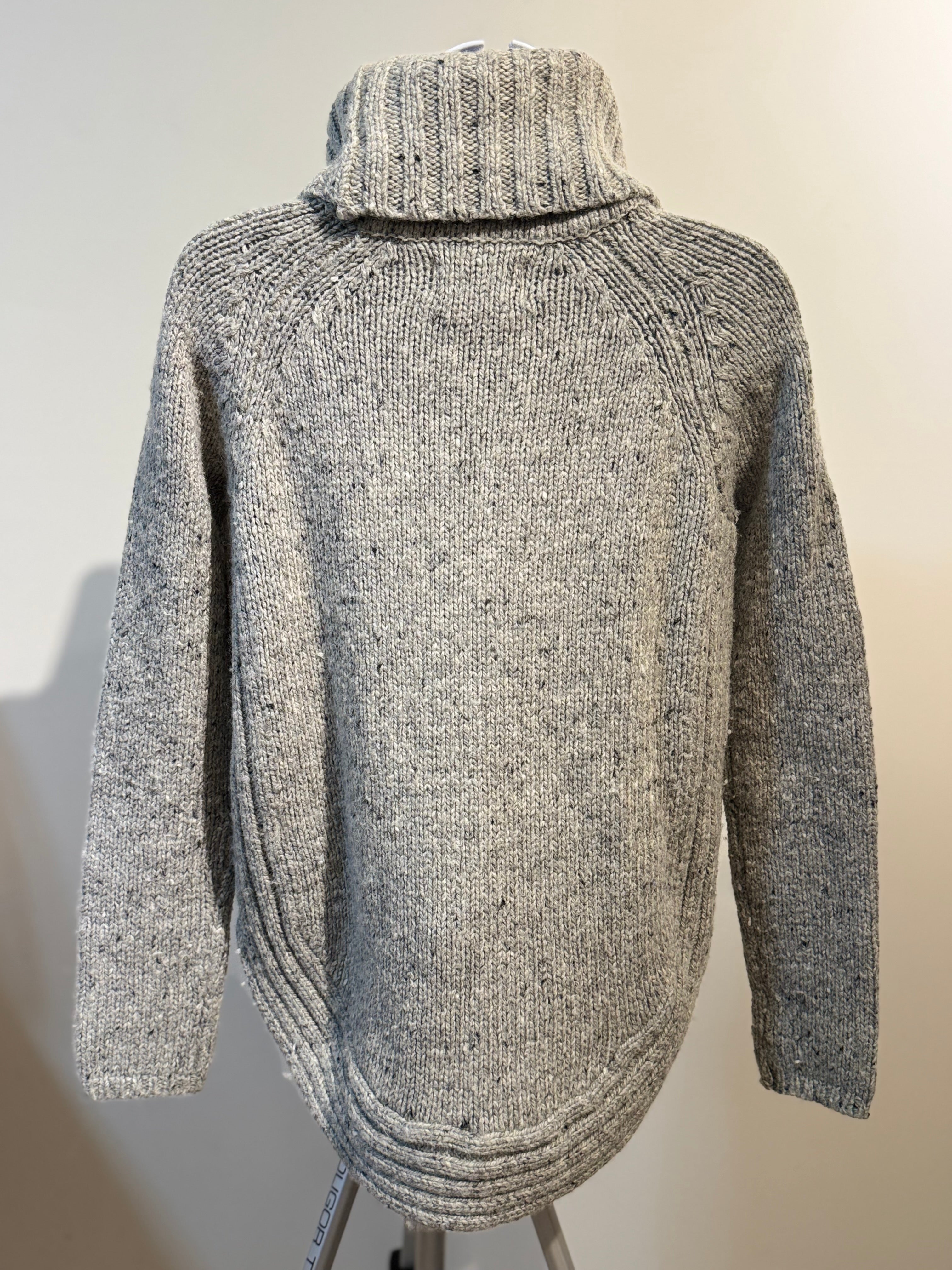 CYNTHIA ROWLEY TURTLENECK SWEATER- Consigned with VARDO Vintage & Valuables vvvardo.ca