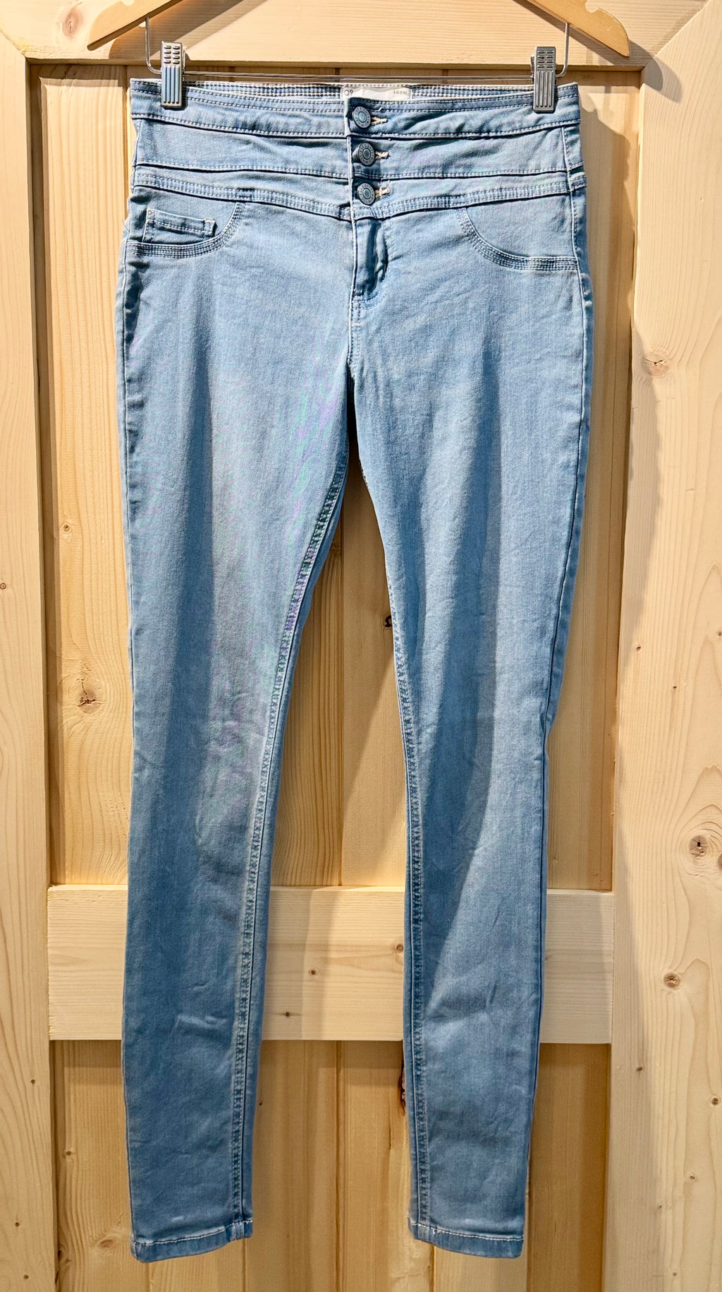 ARDENE HIGH RISE 3-BUTTON JEGGINGS - Consigned with VARDO Vintage & Valuables vvvardo.ca