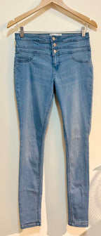 ARDENE HIGH RISE 3-BUTTON JEGGINGS - Consigned with VARDO Vintage & Valuables vvvardo.ca