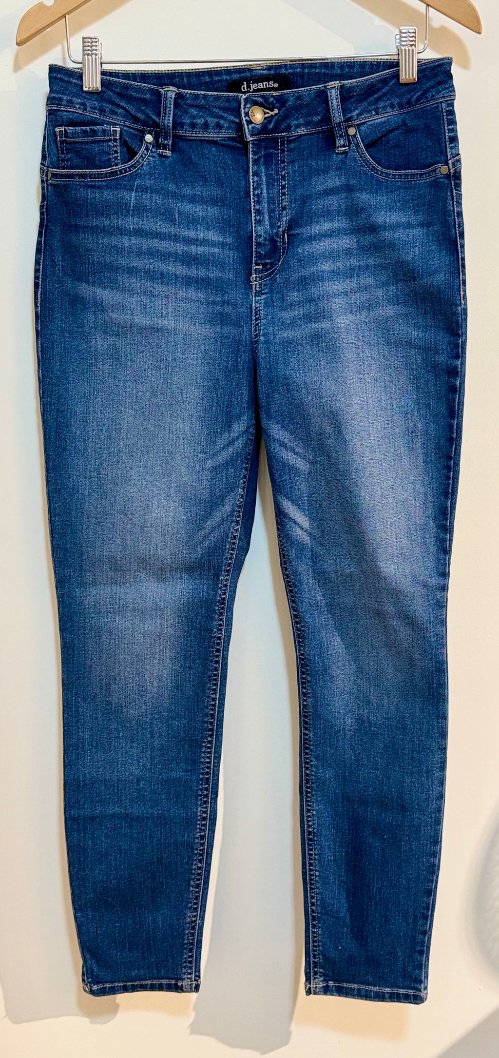 D.JEANS - Consigned with VARDO Vintage & Valuables vvvardo.ca