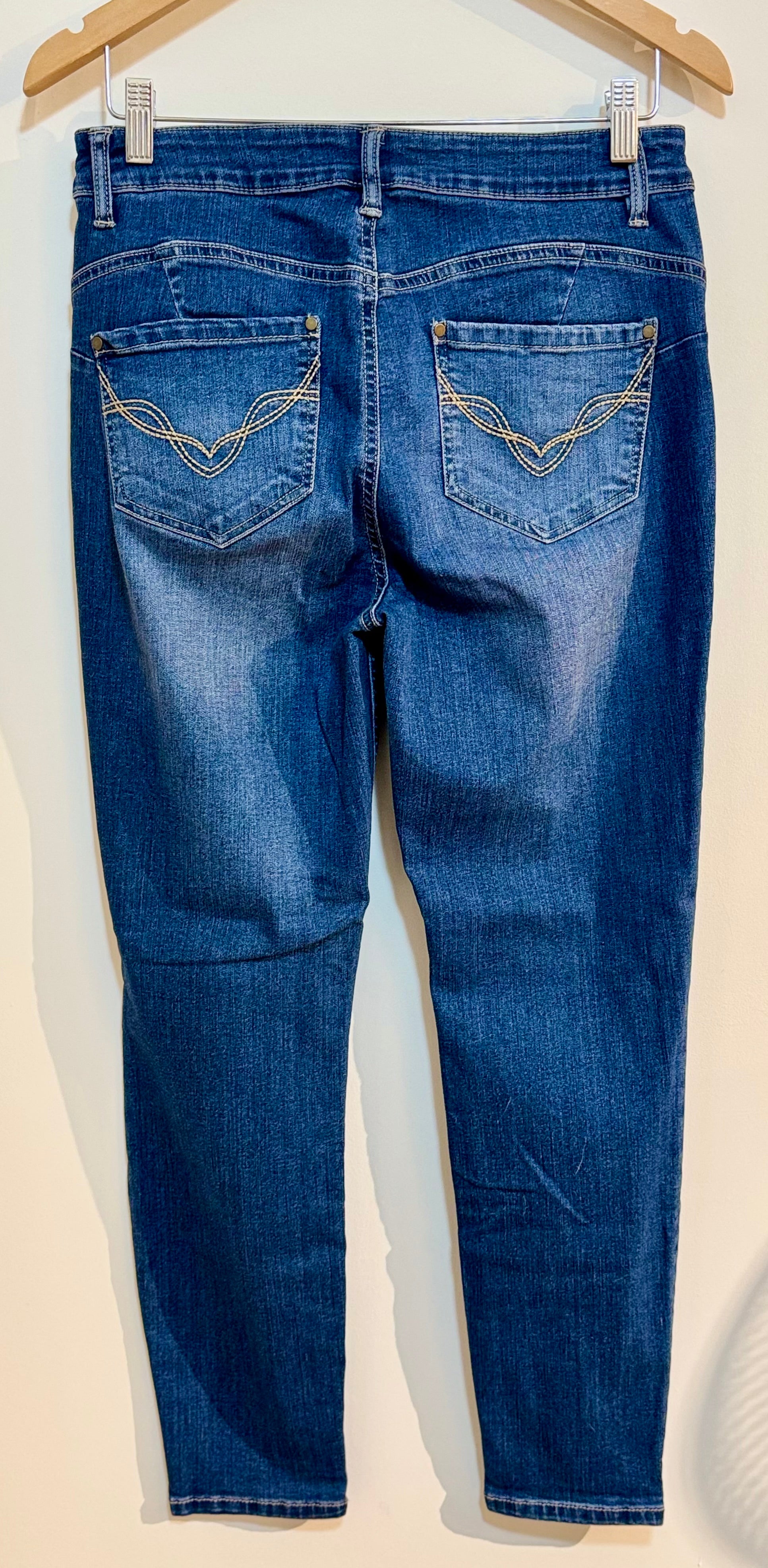 D.JEANS - Consigned with VARDO Vintage & Valuables vvvardo.ca